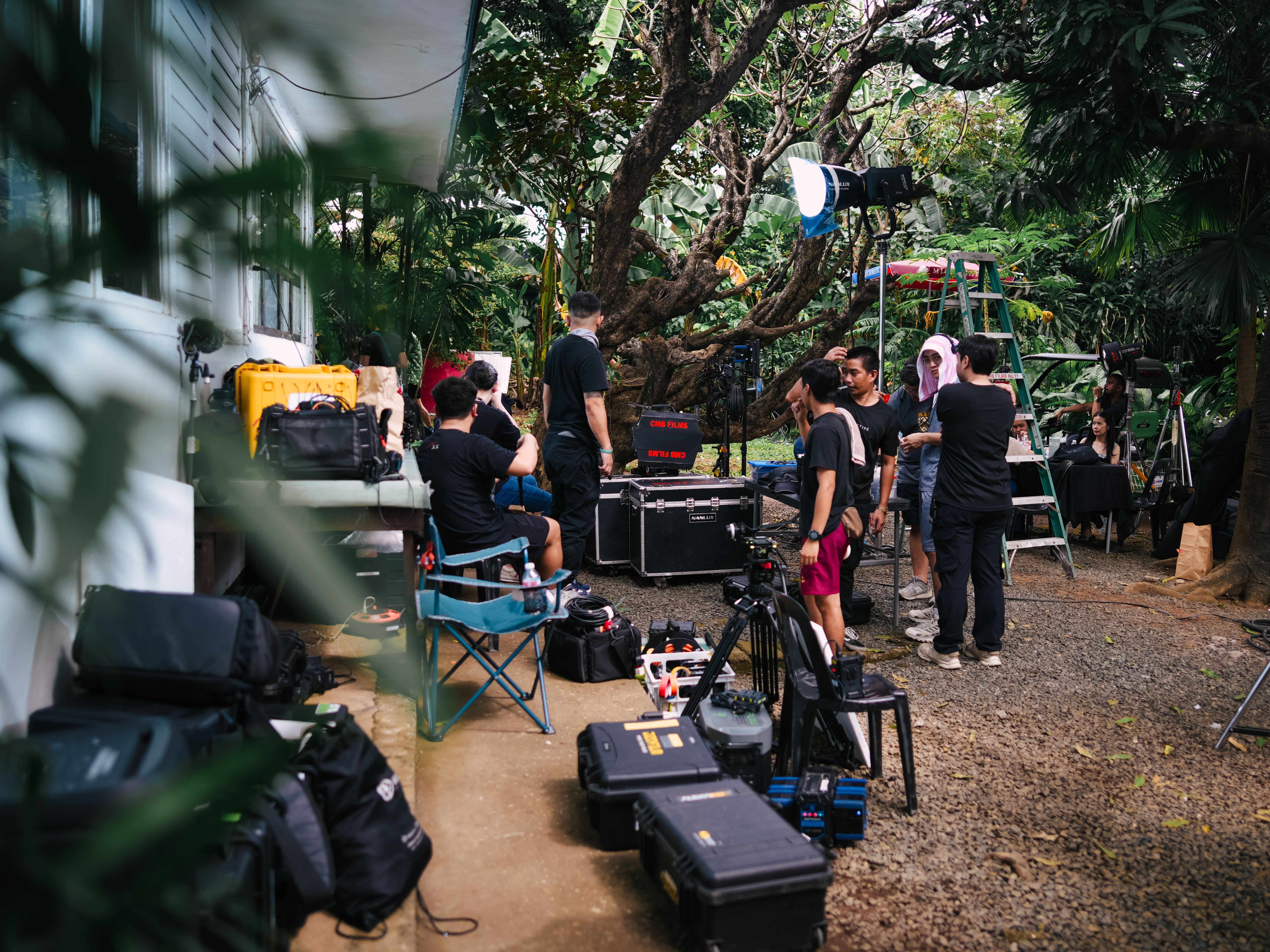 Behind the scenes 8