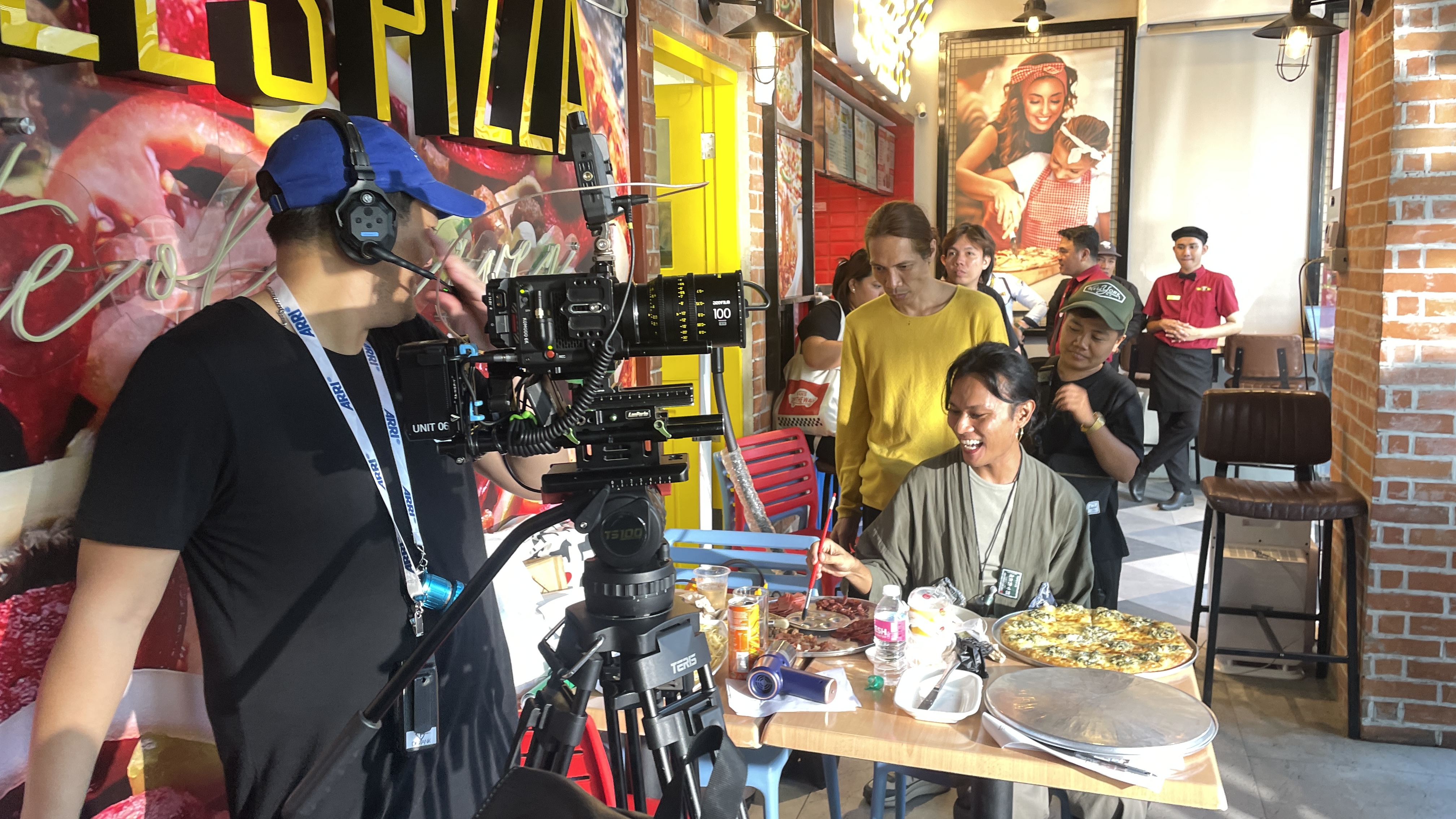Behind the scenes 2