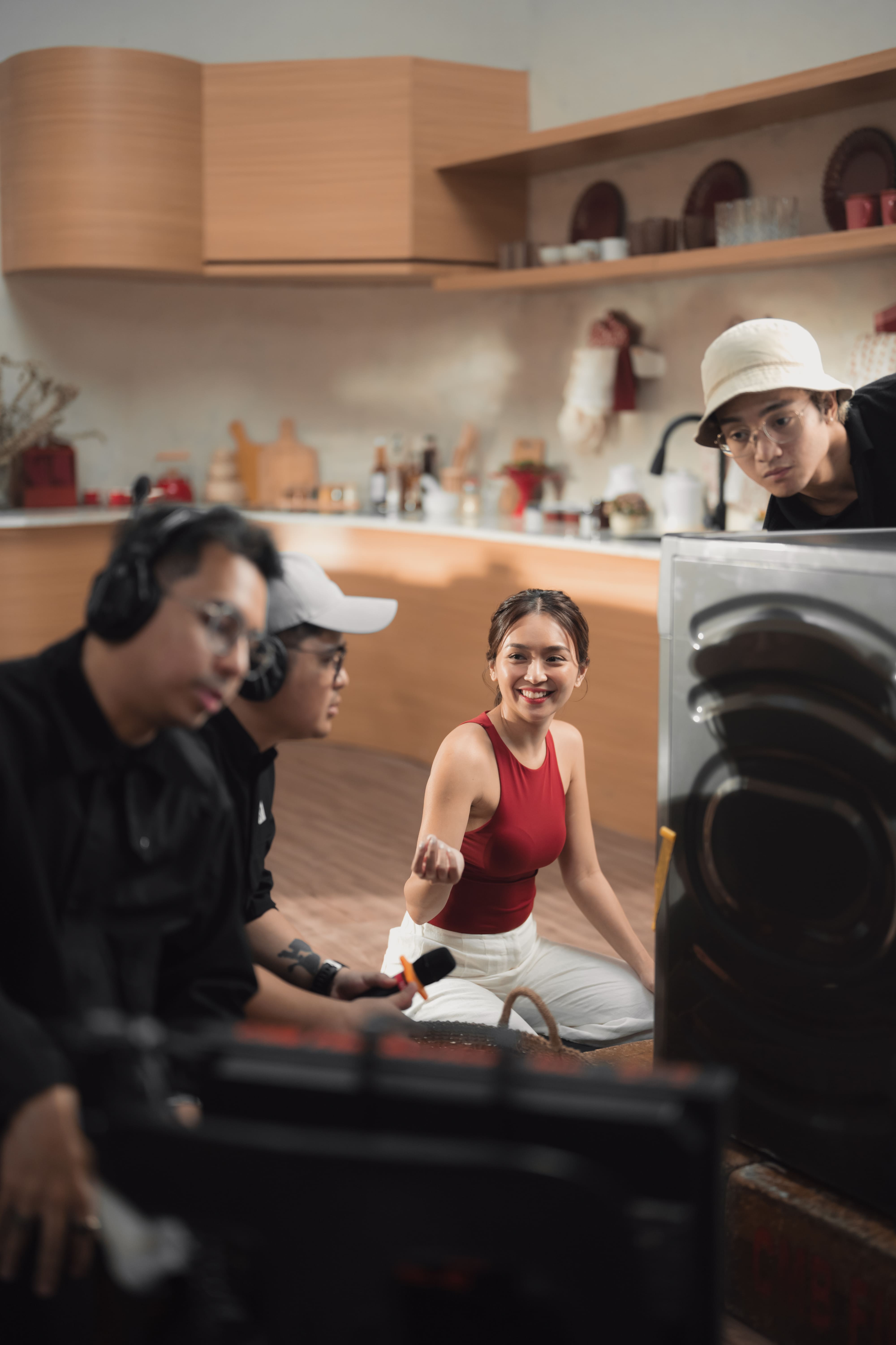 Behind the scenes 8