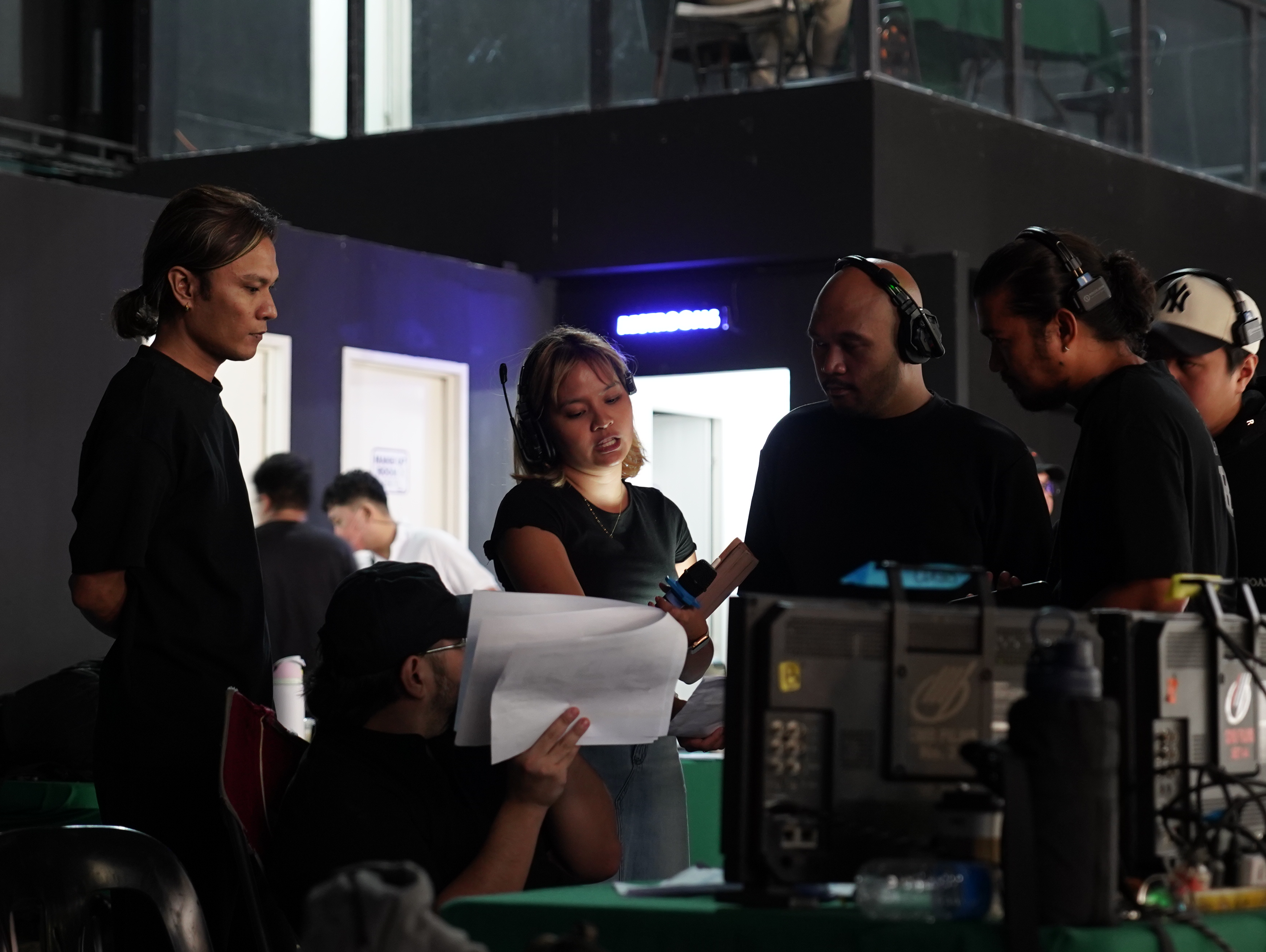 Behind the scenes 6