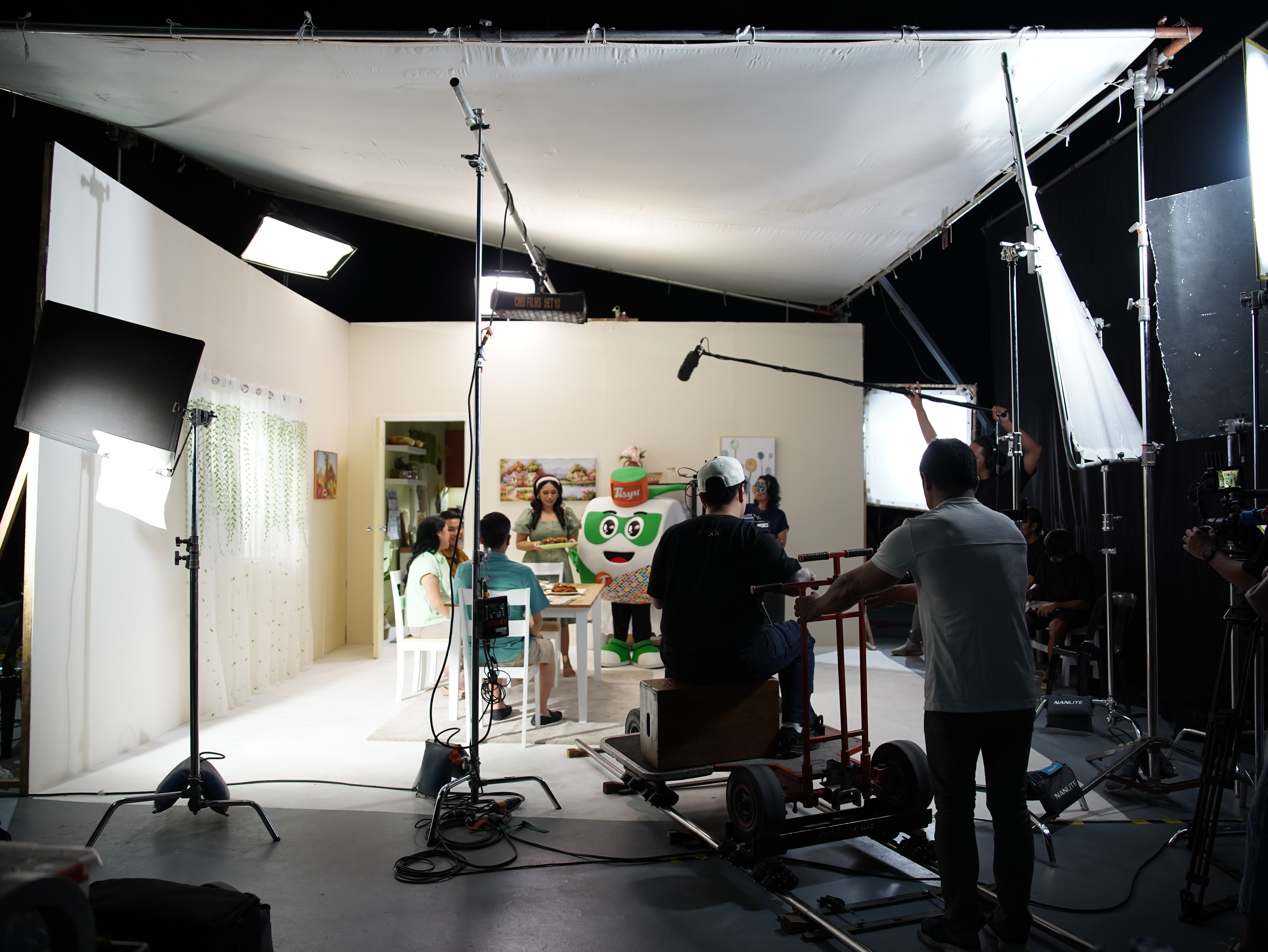 Behind the scenes 5