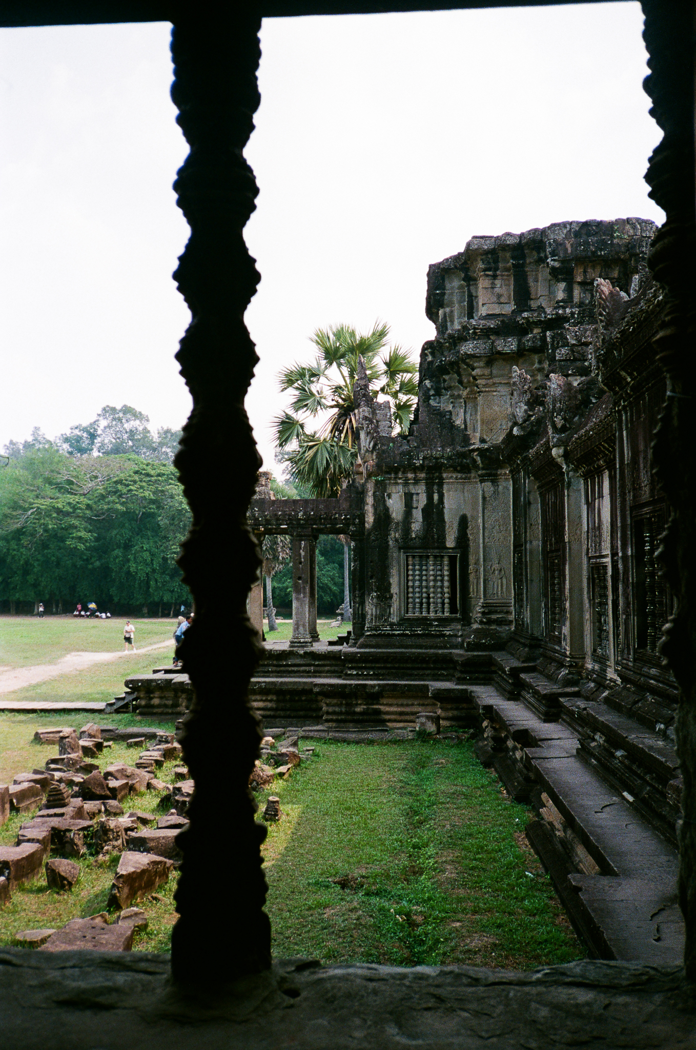 Angkor - Through Columns