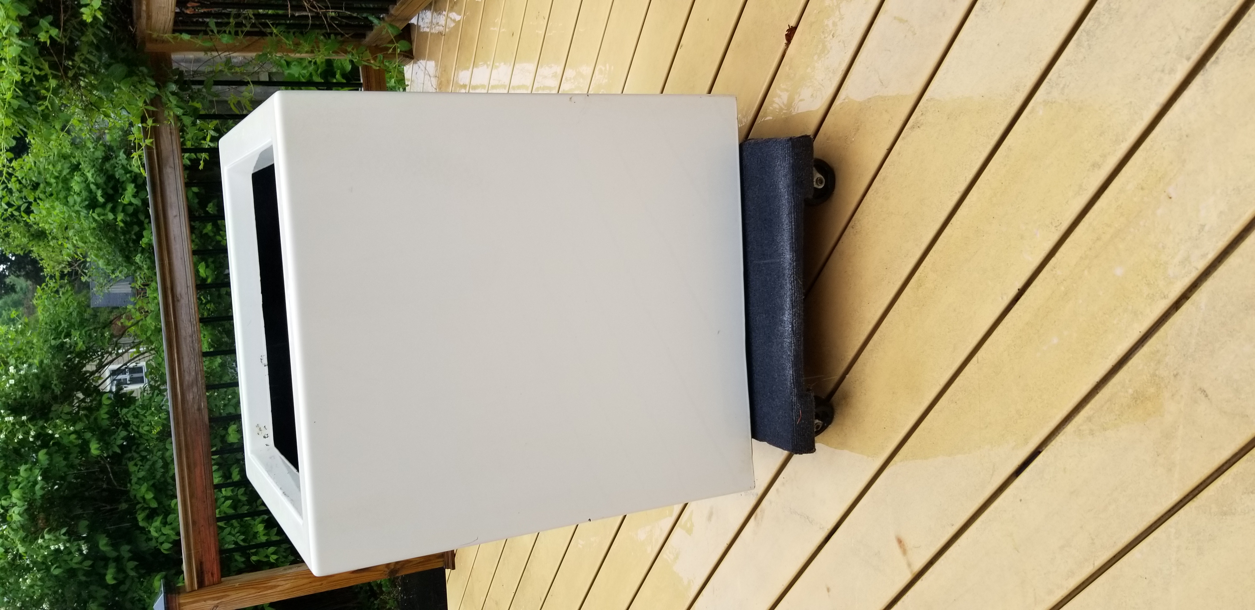Property before pressure washing cleaning