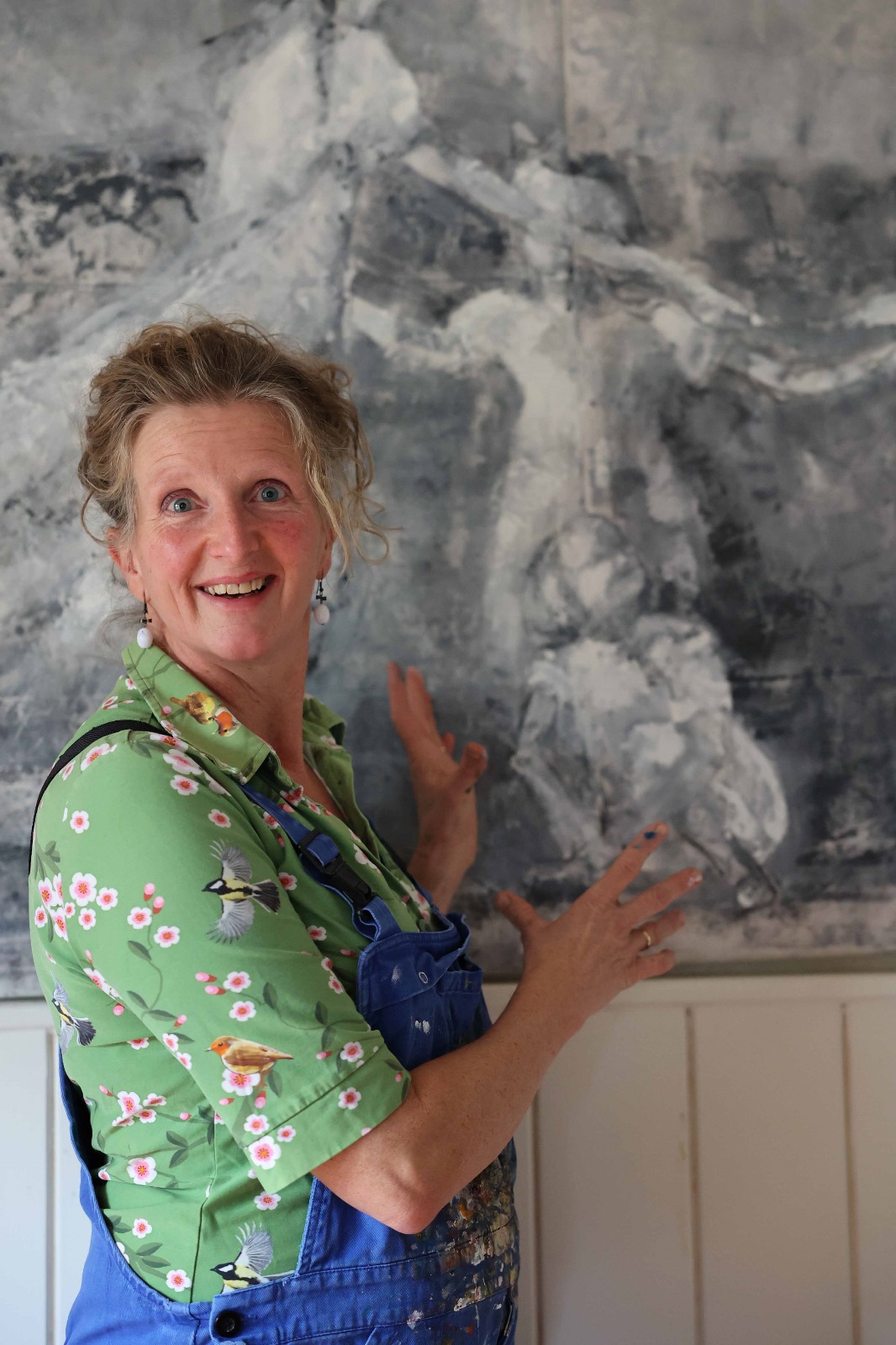 Anneke van Pinxteren in haar atelier