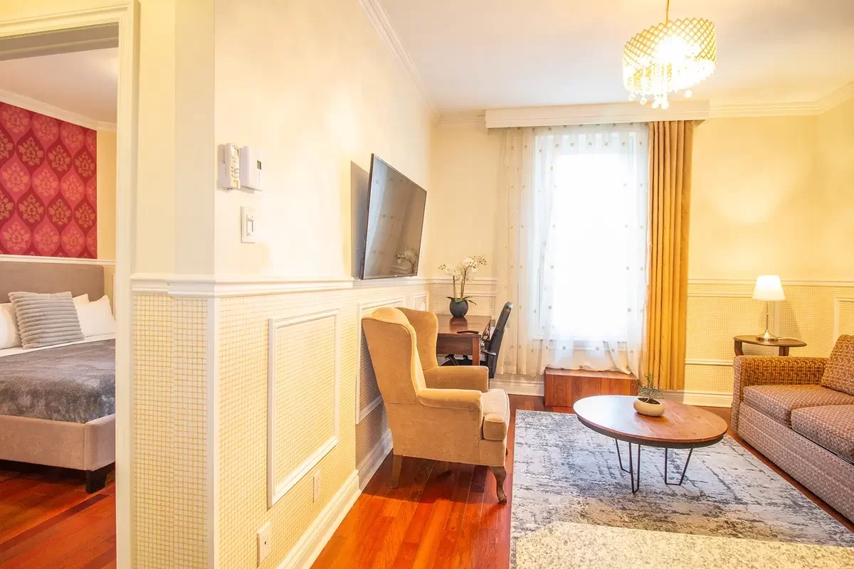 1 Bedroom Suite image 1