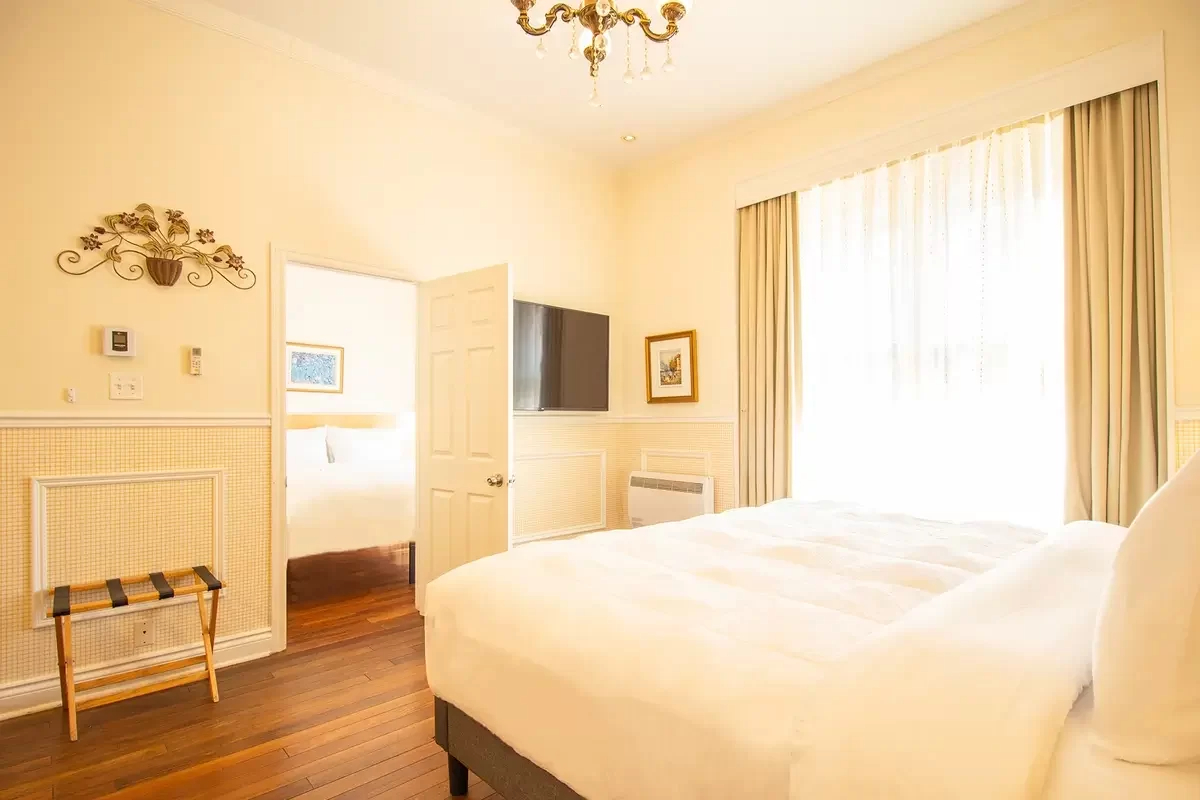 2 Bedroom Suite image 4