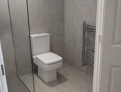 Bright and minimal modern bathroom