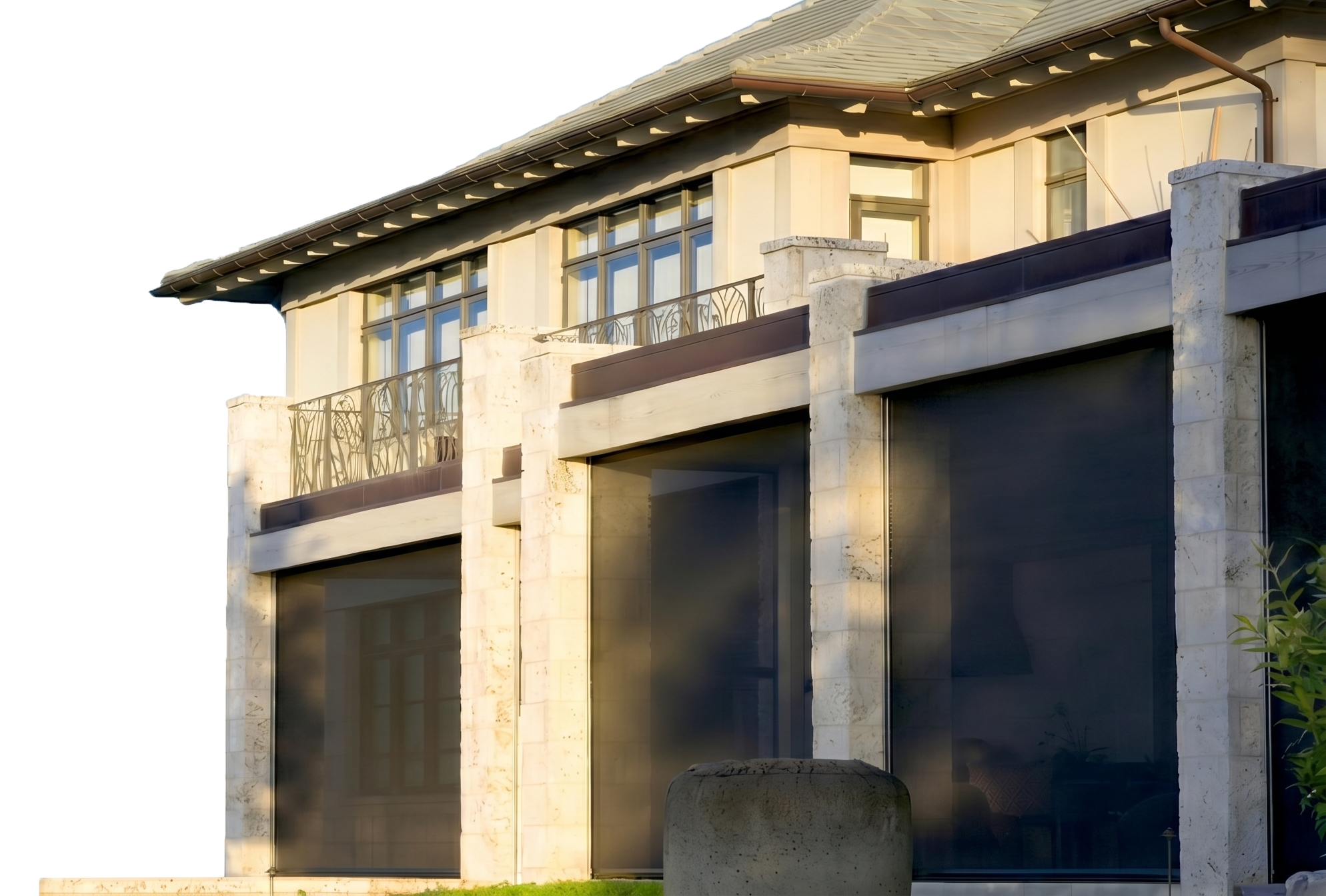 House with Fenetex outdoor screens