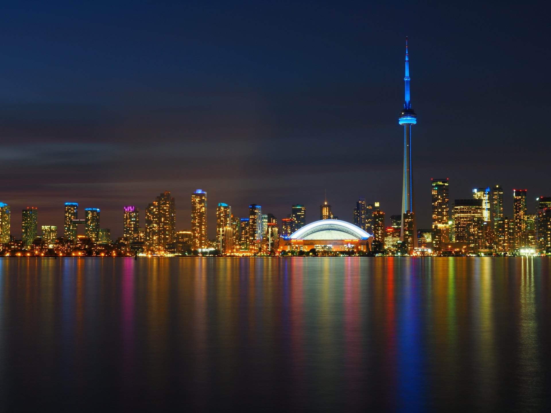 Toronto skyline at night