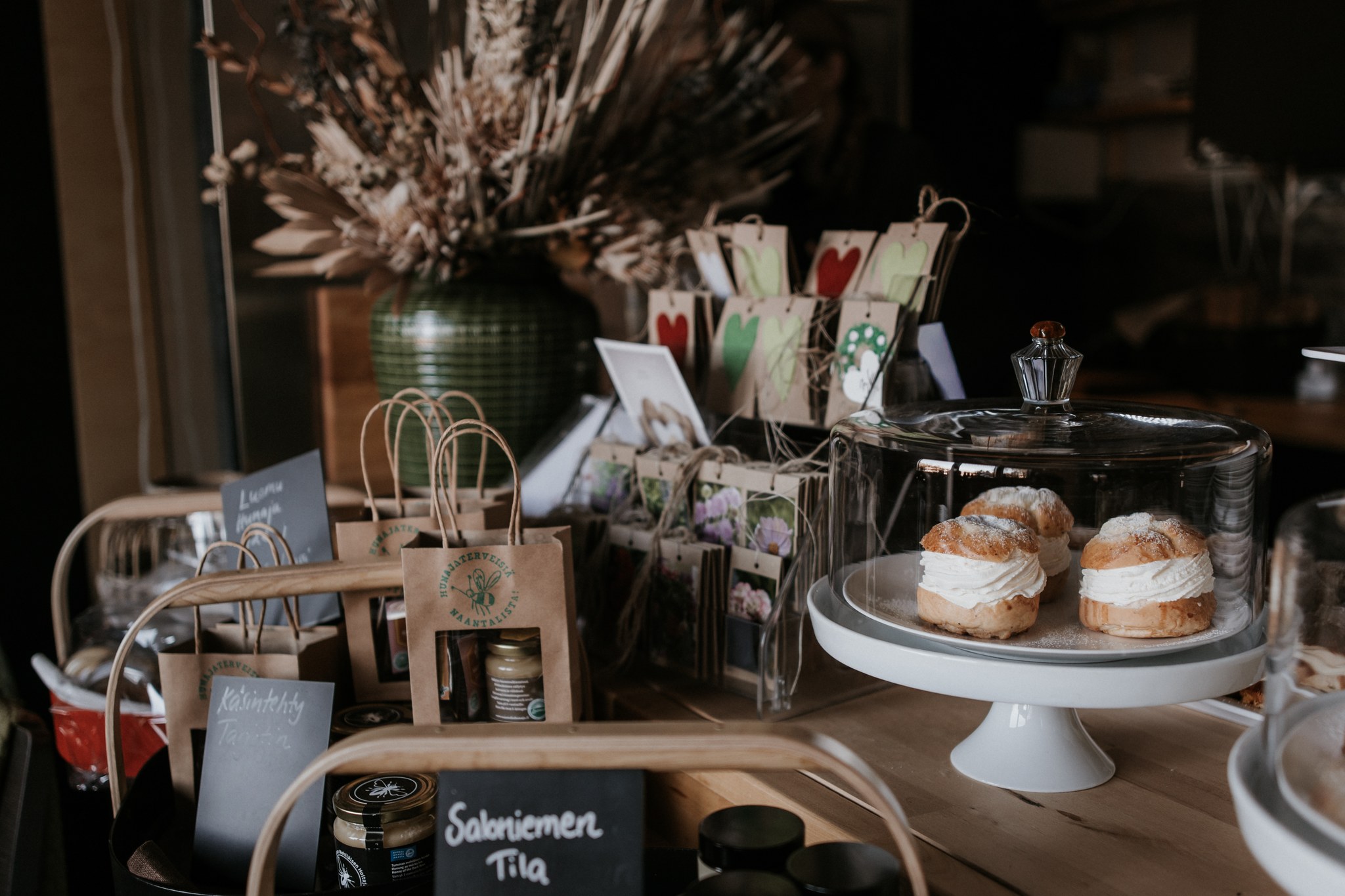 Metsätähden puoti tuotteita