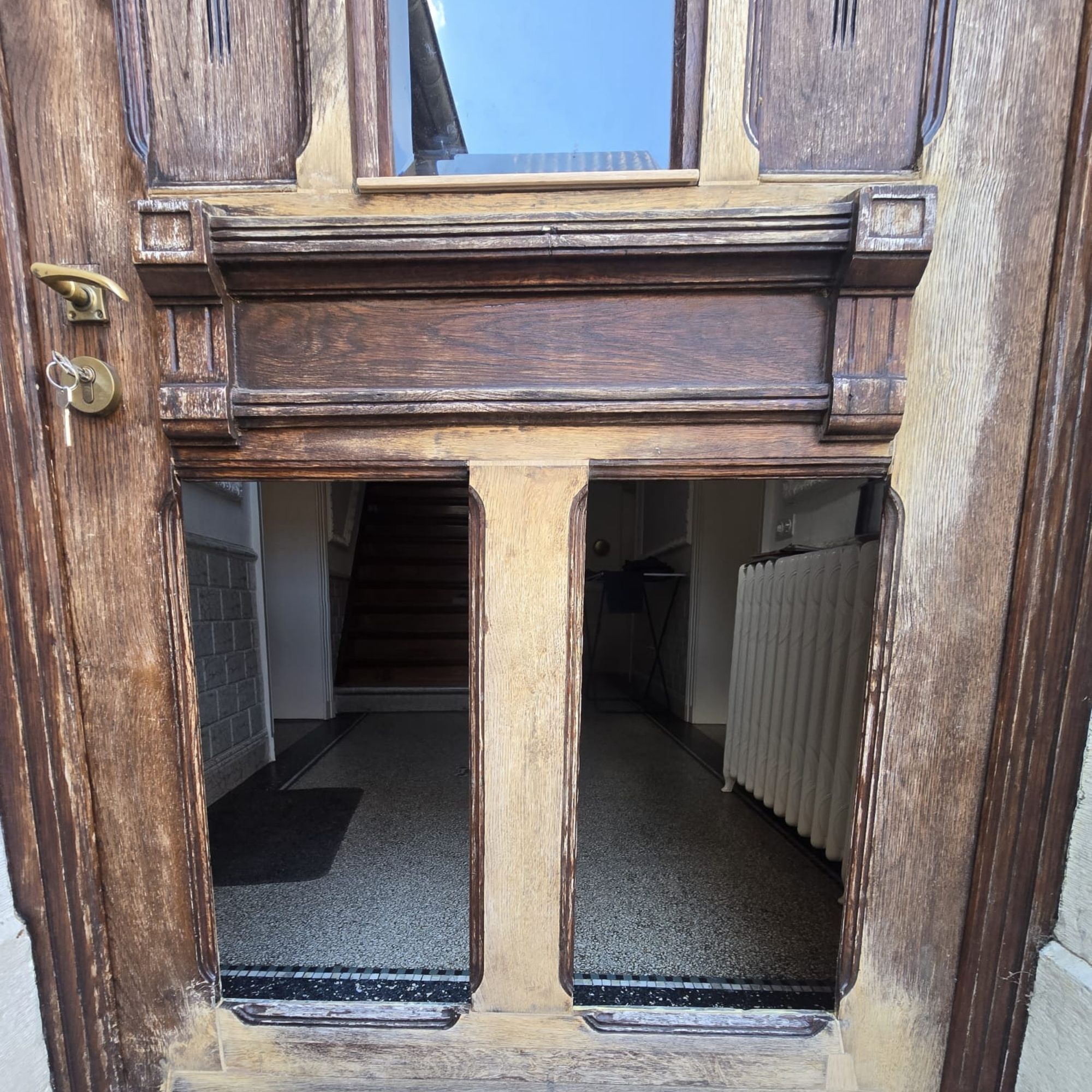 Restauratie historische deur door Michael Crijns, eigenaar Michael's Woodwork en Off-grid projecten specialist Maastricht Nederland