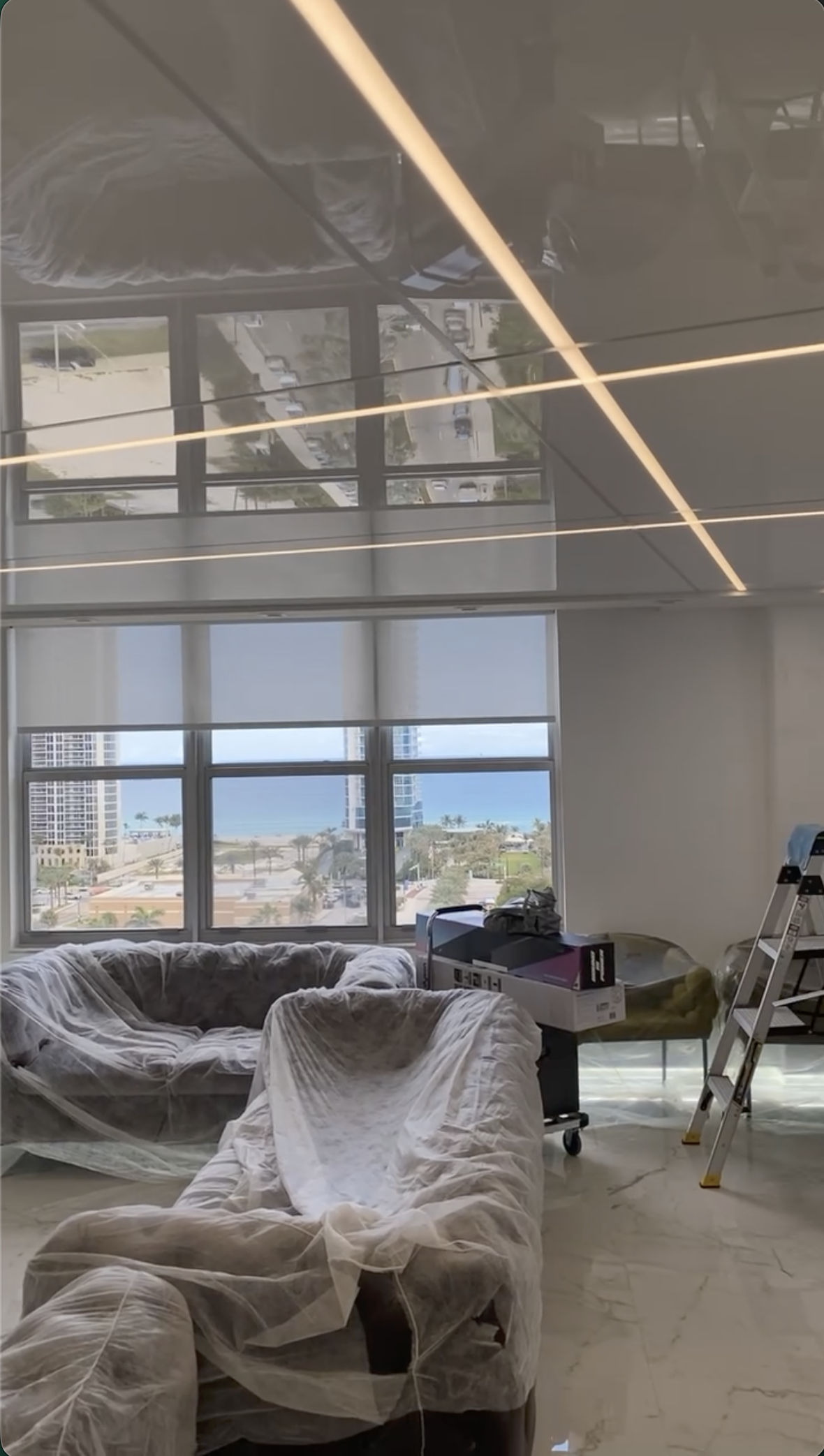 Stretch Ceiling Reflection