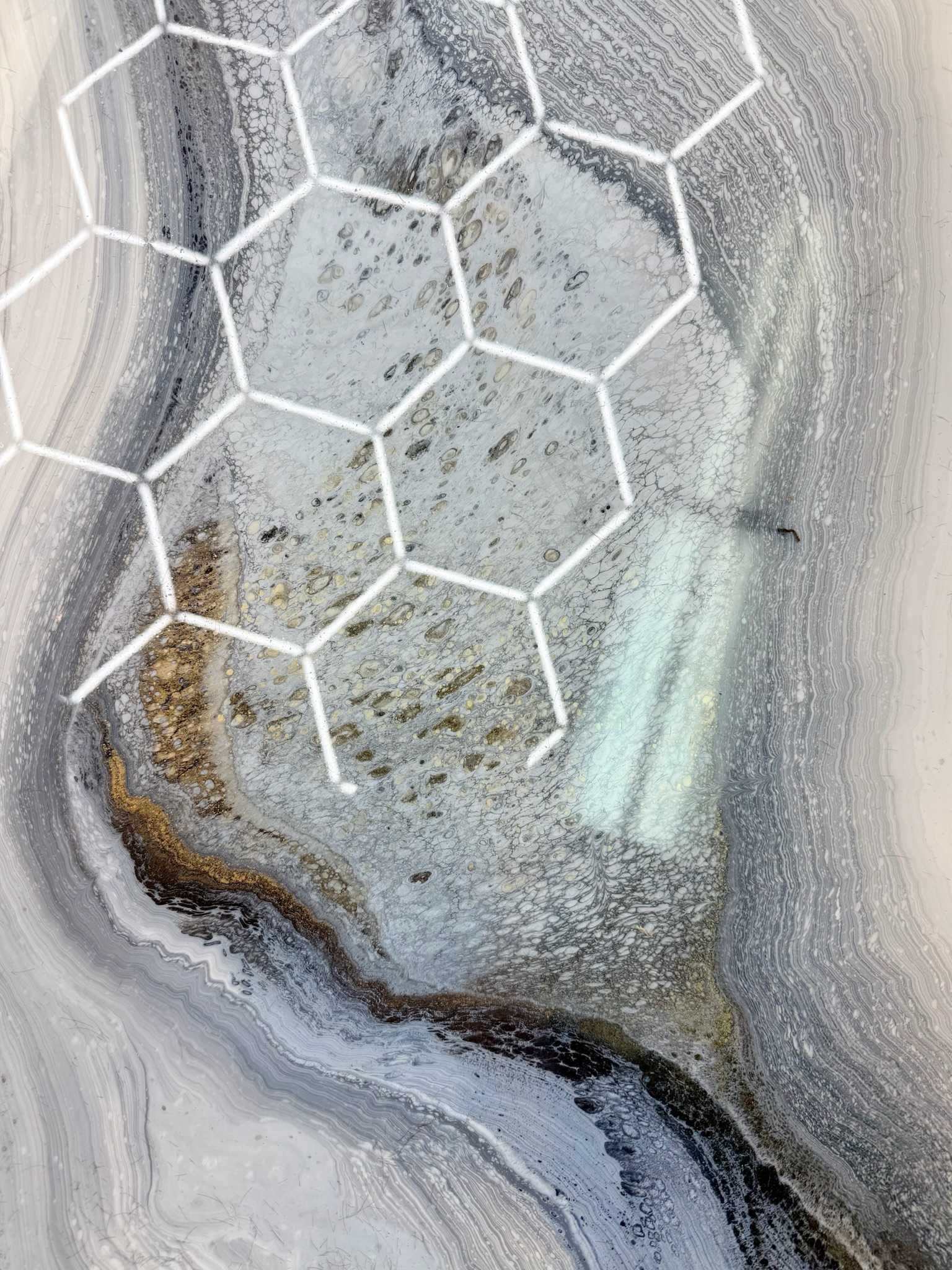 Hexagon pattern in metallic epoxy