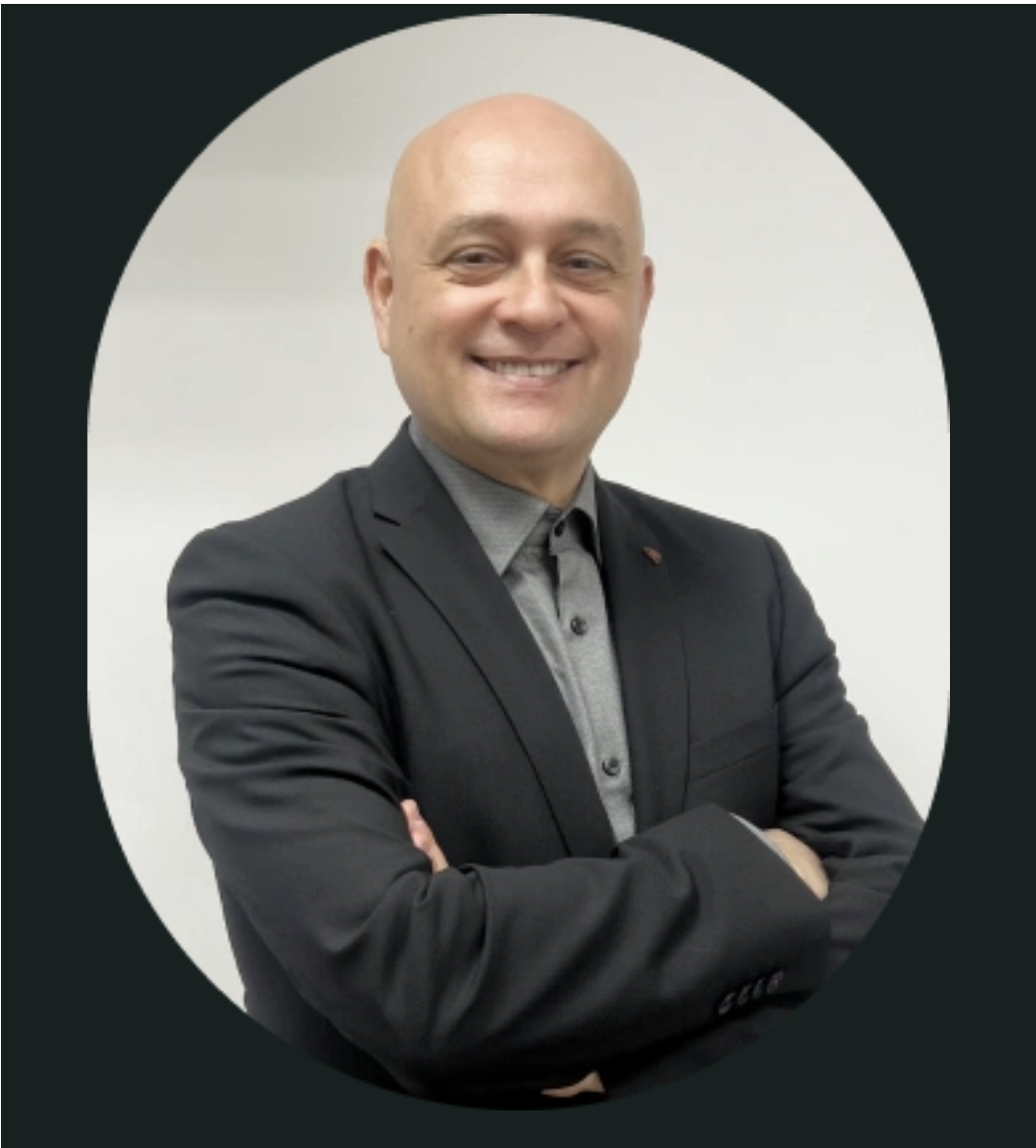 Francisco Javier Martínez - Co-Fundador & Director de Operaciones