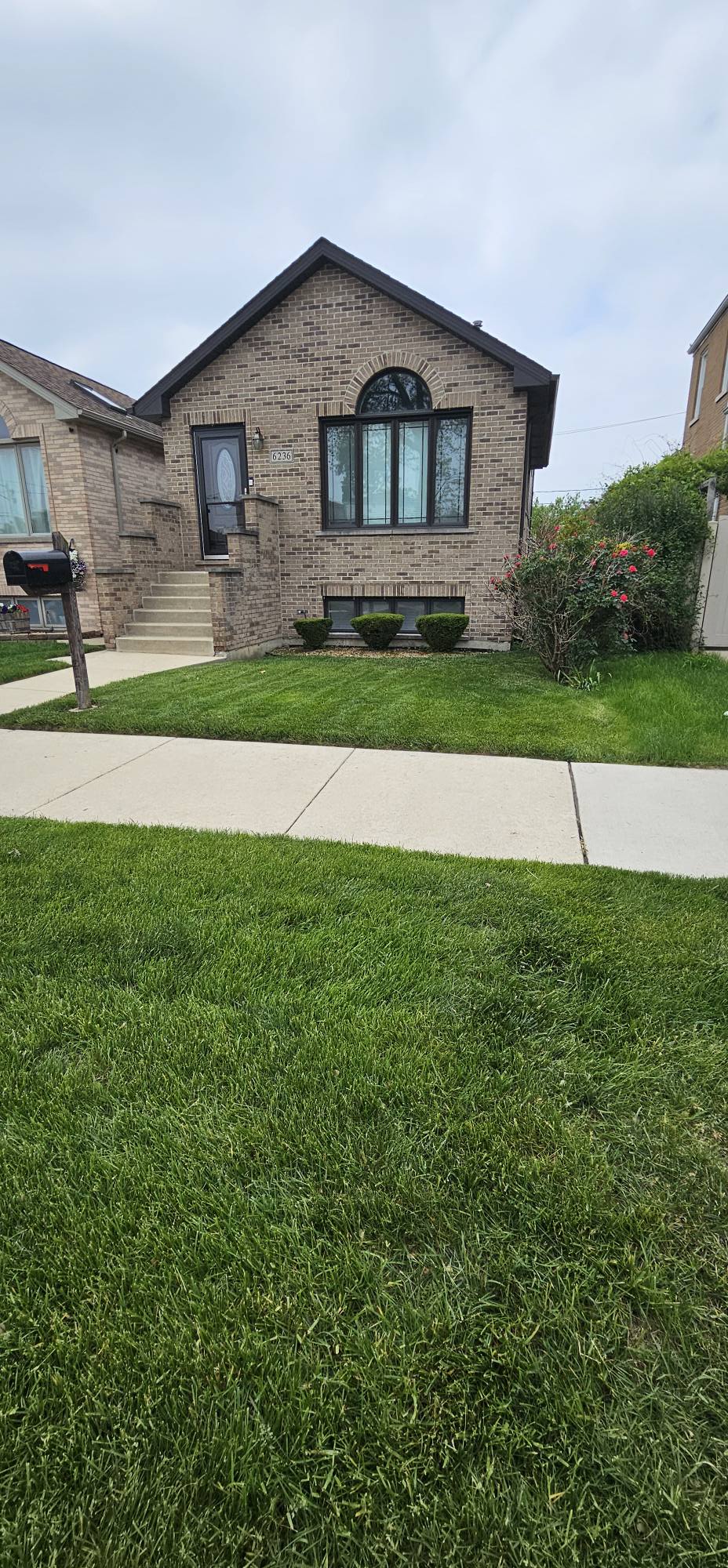 Lawn Care in Alsip, IL — Reliable Lawn Care Company