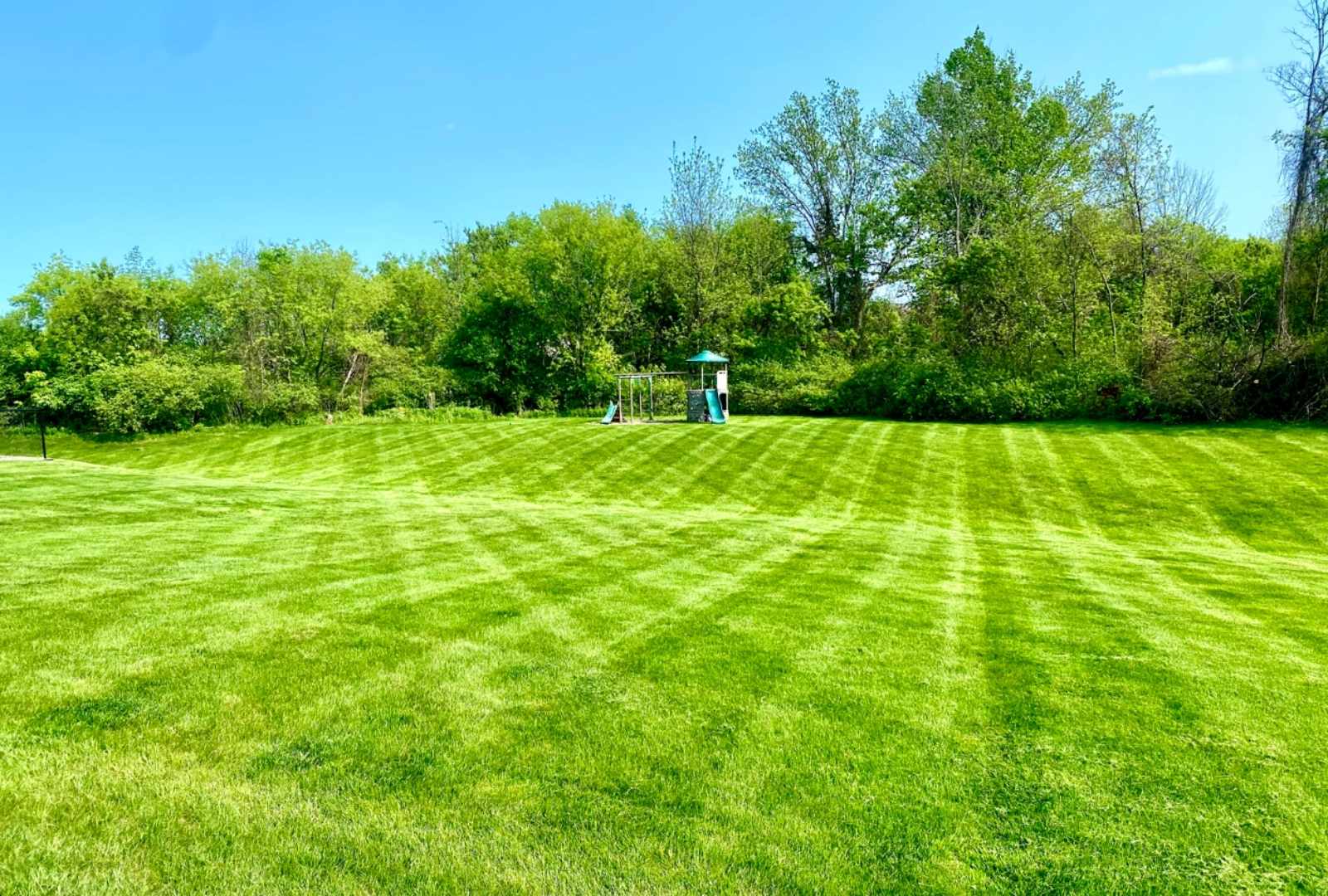 Beautifully maintained property with perfect striping