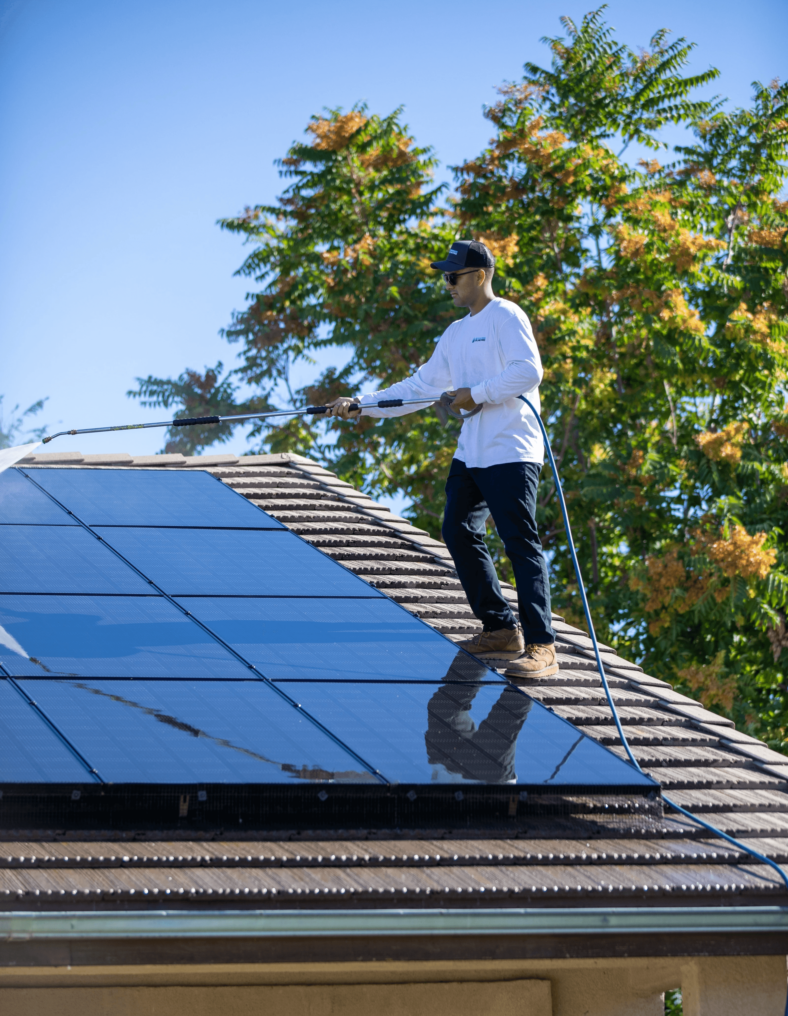 Cleaning Solar Panels for Peak Efficiency