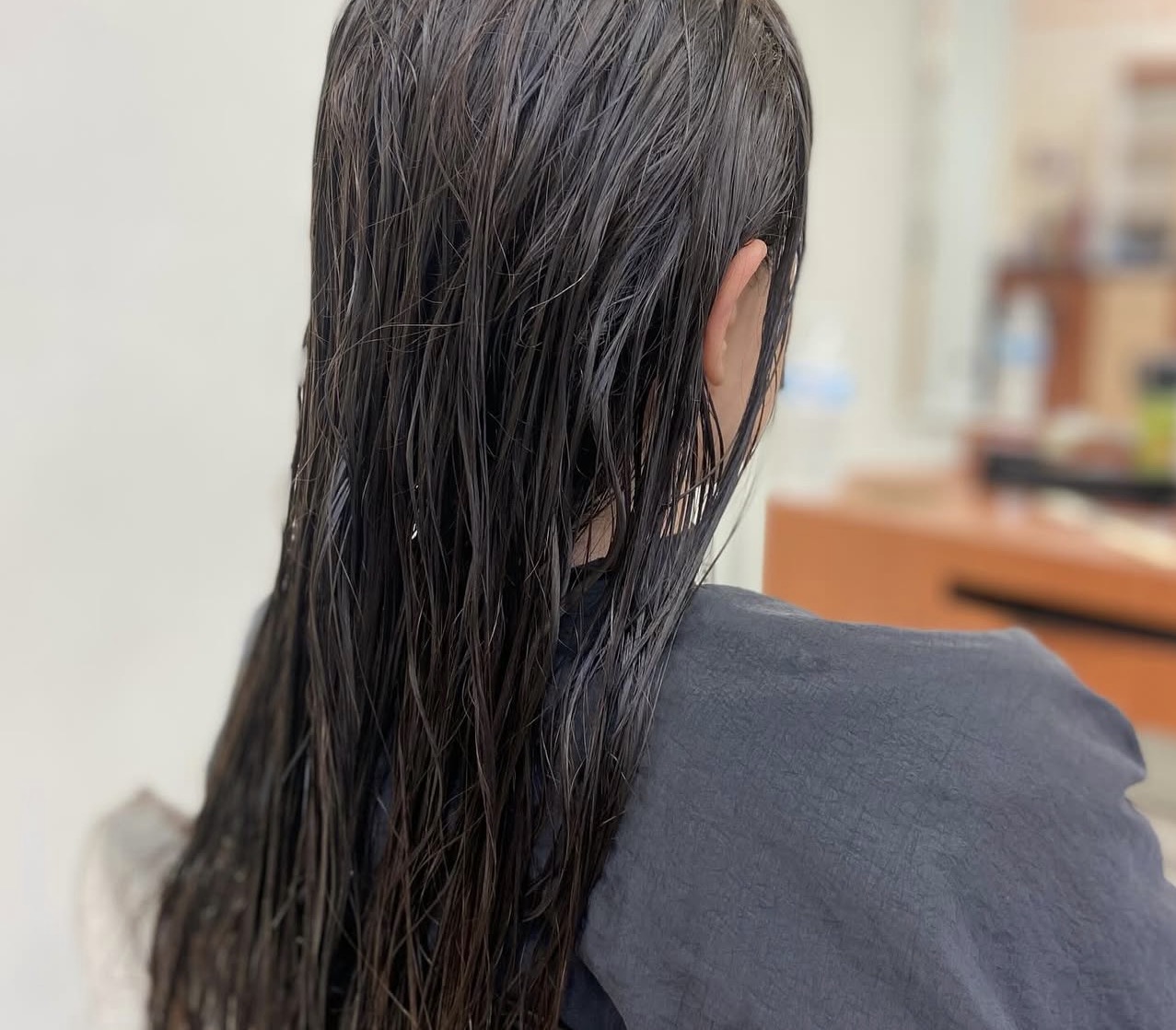 Natural untreated hair before keratin process