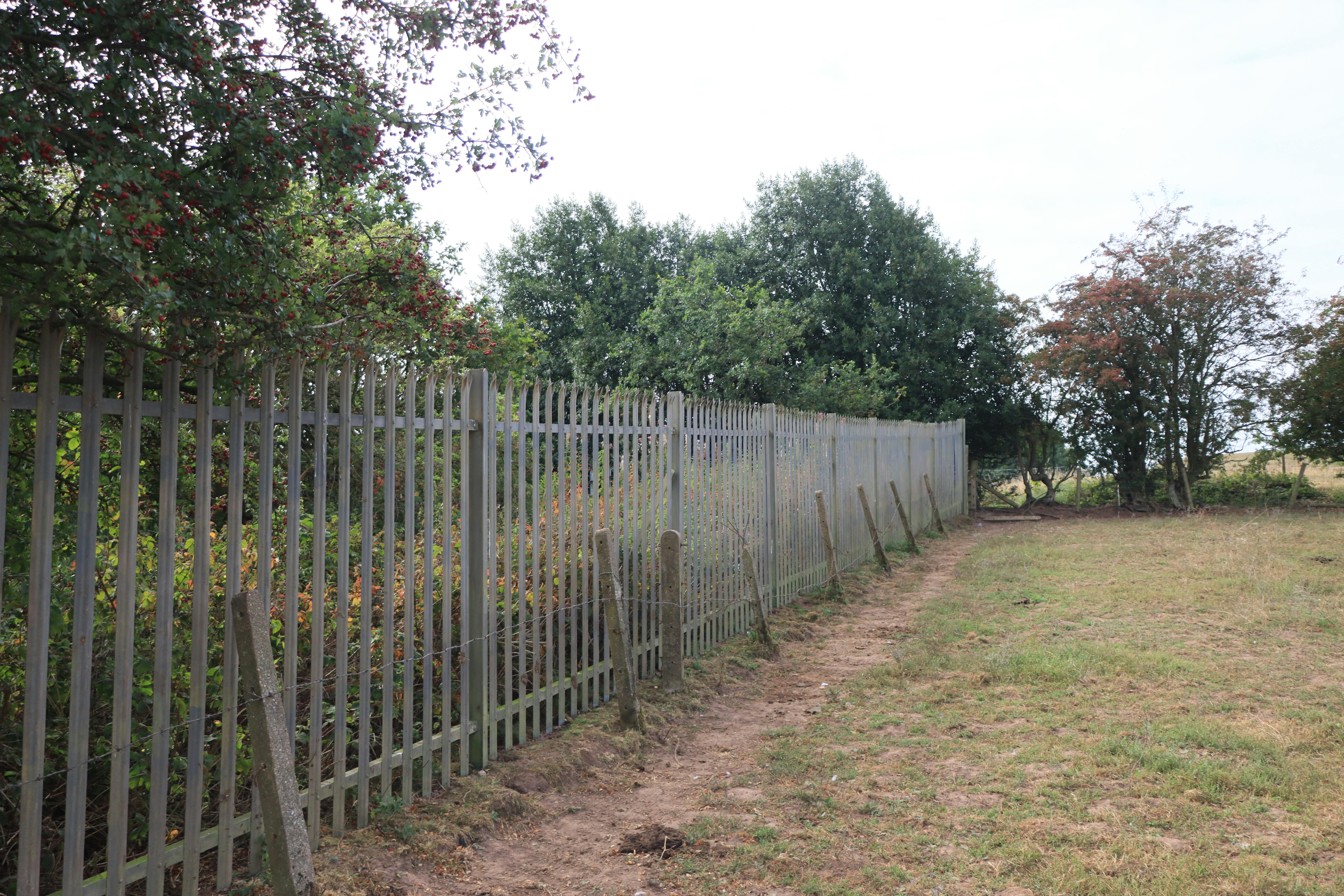 Beautiful UK fencing solution 12