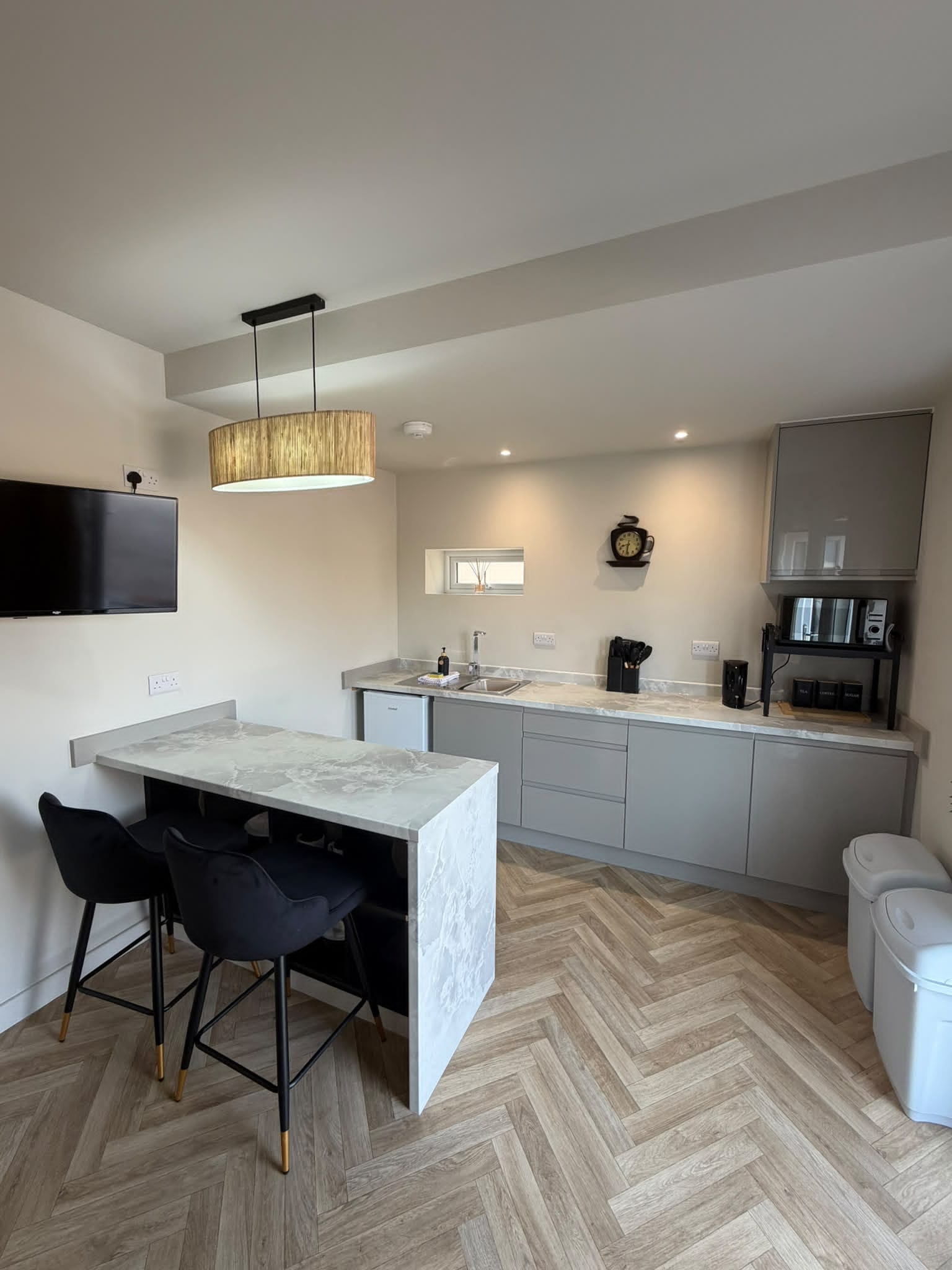 Kitchen Fitter