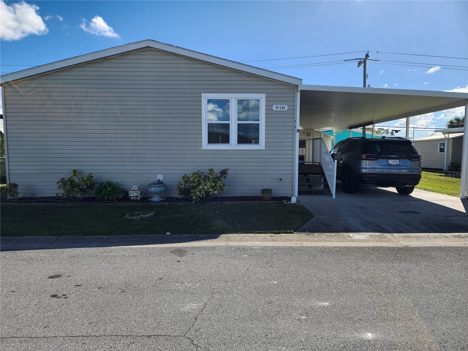 918 50TH Avenue W Bradenton, FL 34207-2524