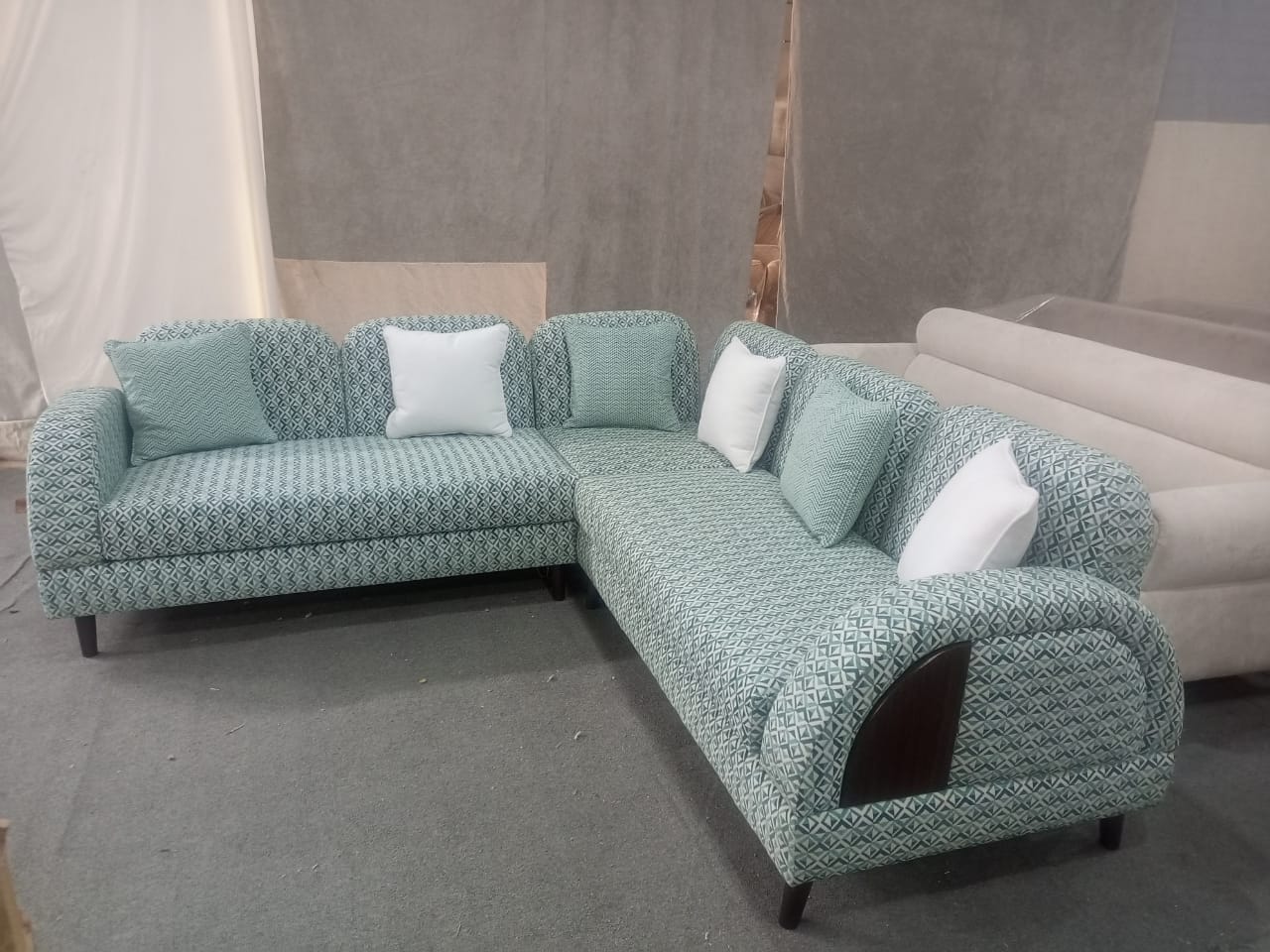 طقم كنب بنقوش هندسية