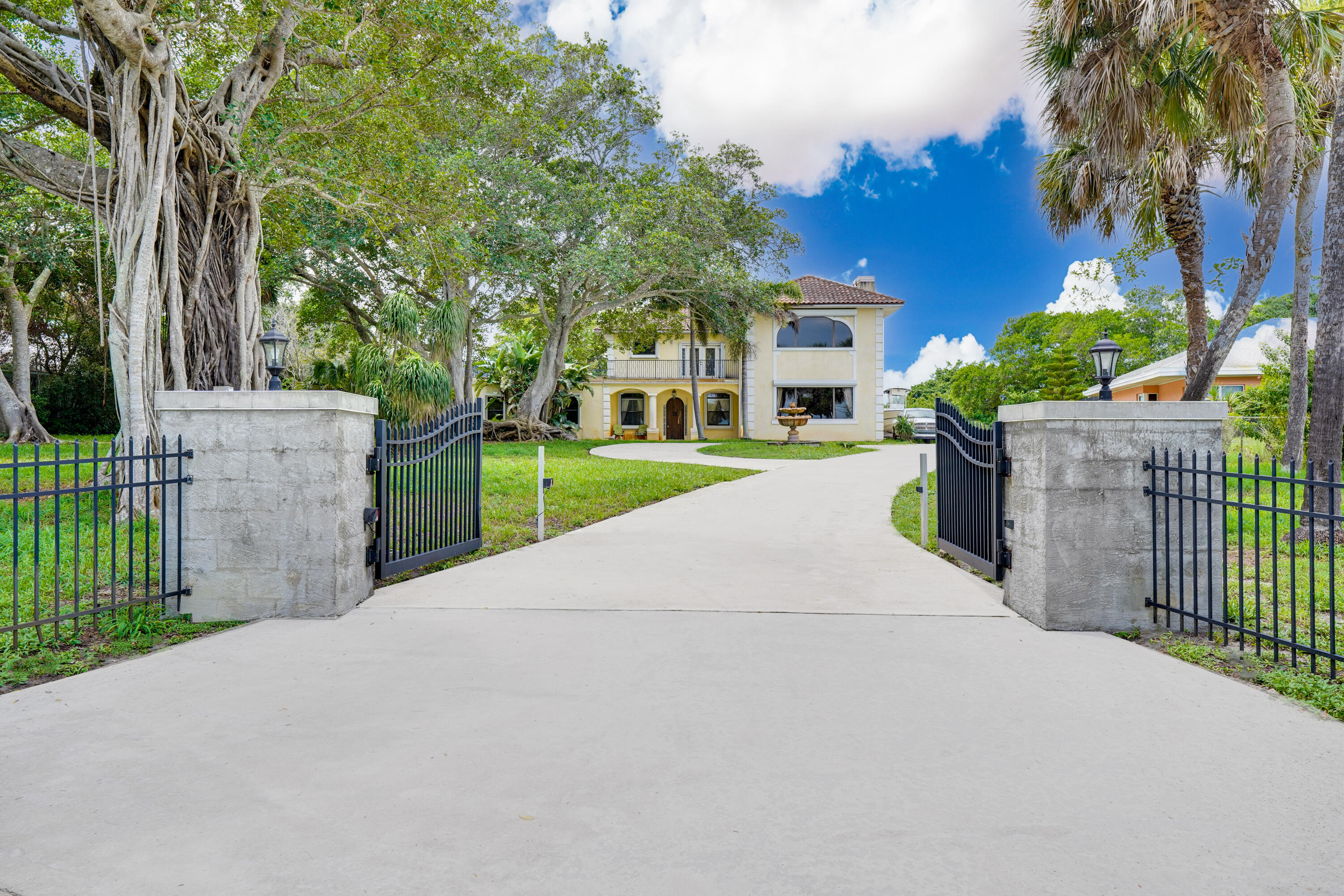 8945 Indian River Drive, Fort Pierce