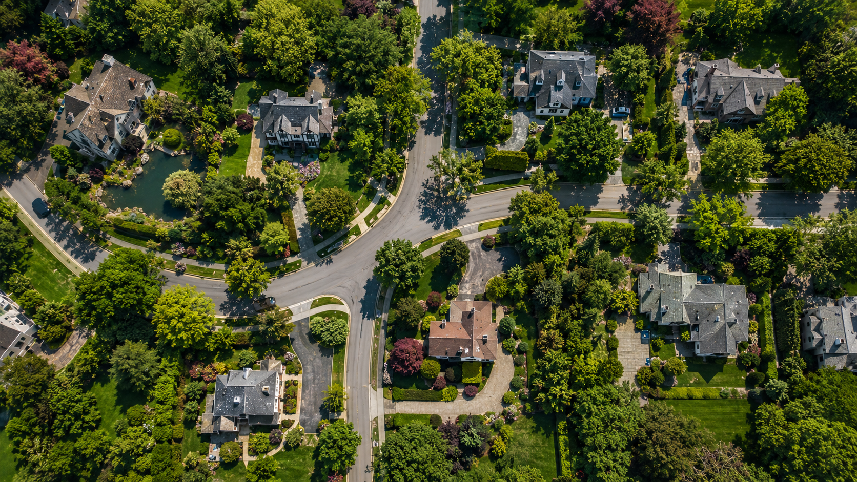 Propiedades en Venta en Upper Manhattan, El Bronx y Westchester NY | Rafael Barbosa COMPASS Vista aérea de vecindario residencial de lujo en Upper Manhattan, El Bronx y Westchester, Nueva York — Rafael Barbosa, Agente Inmobiliario COMPASS especializado en venta de propiedades