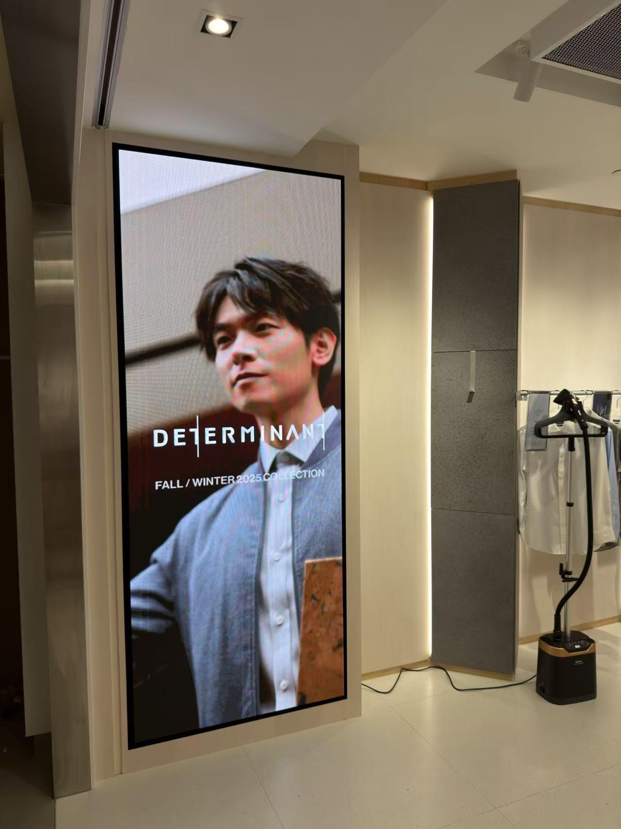 Vertical LED Video Wall display in retail store