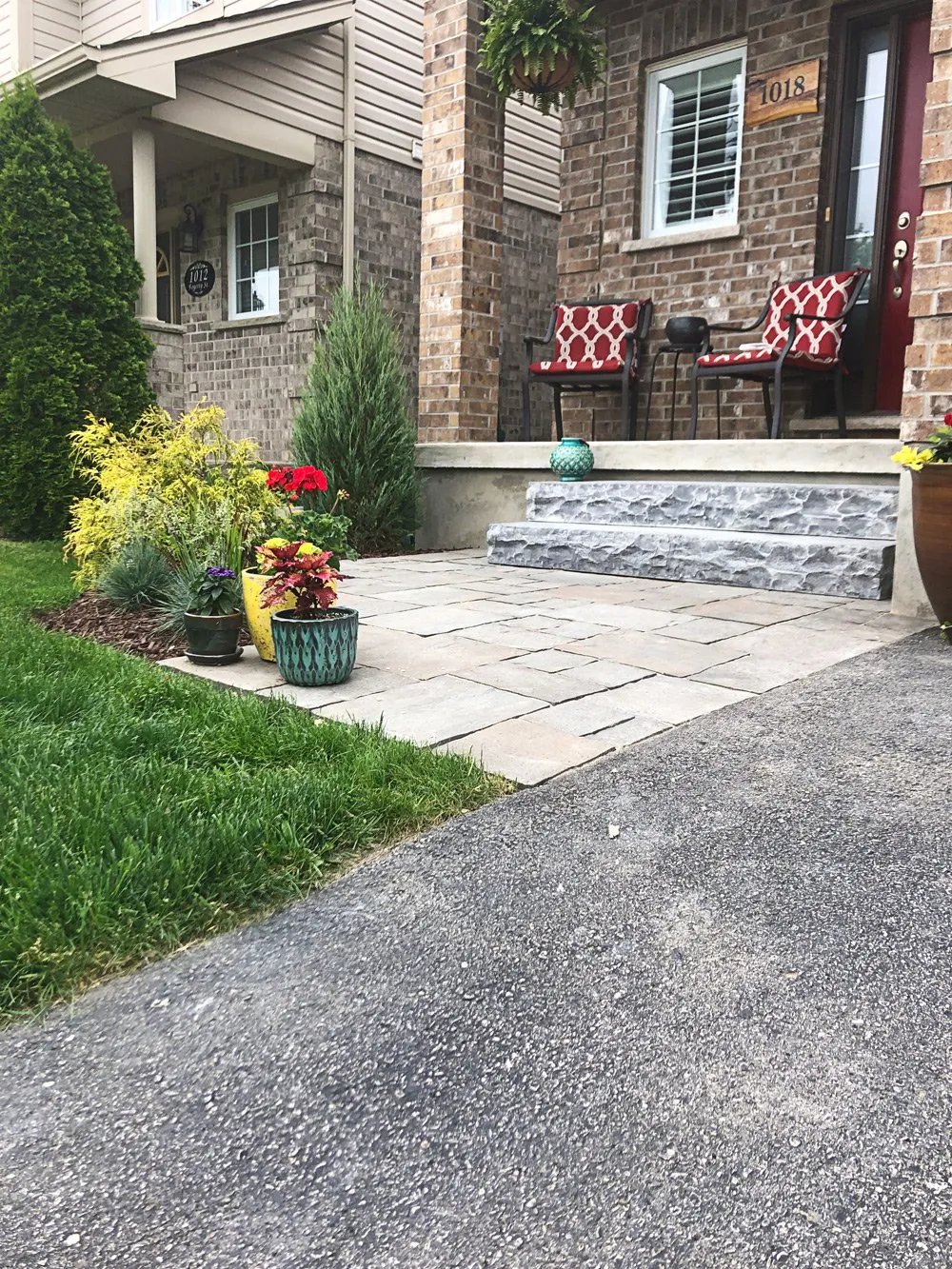 Thornbury patio with Granite Chisel Stone Steps