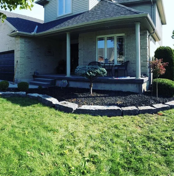 Retaining wall/ Black Granite Ground Cover Garden