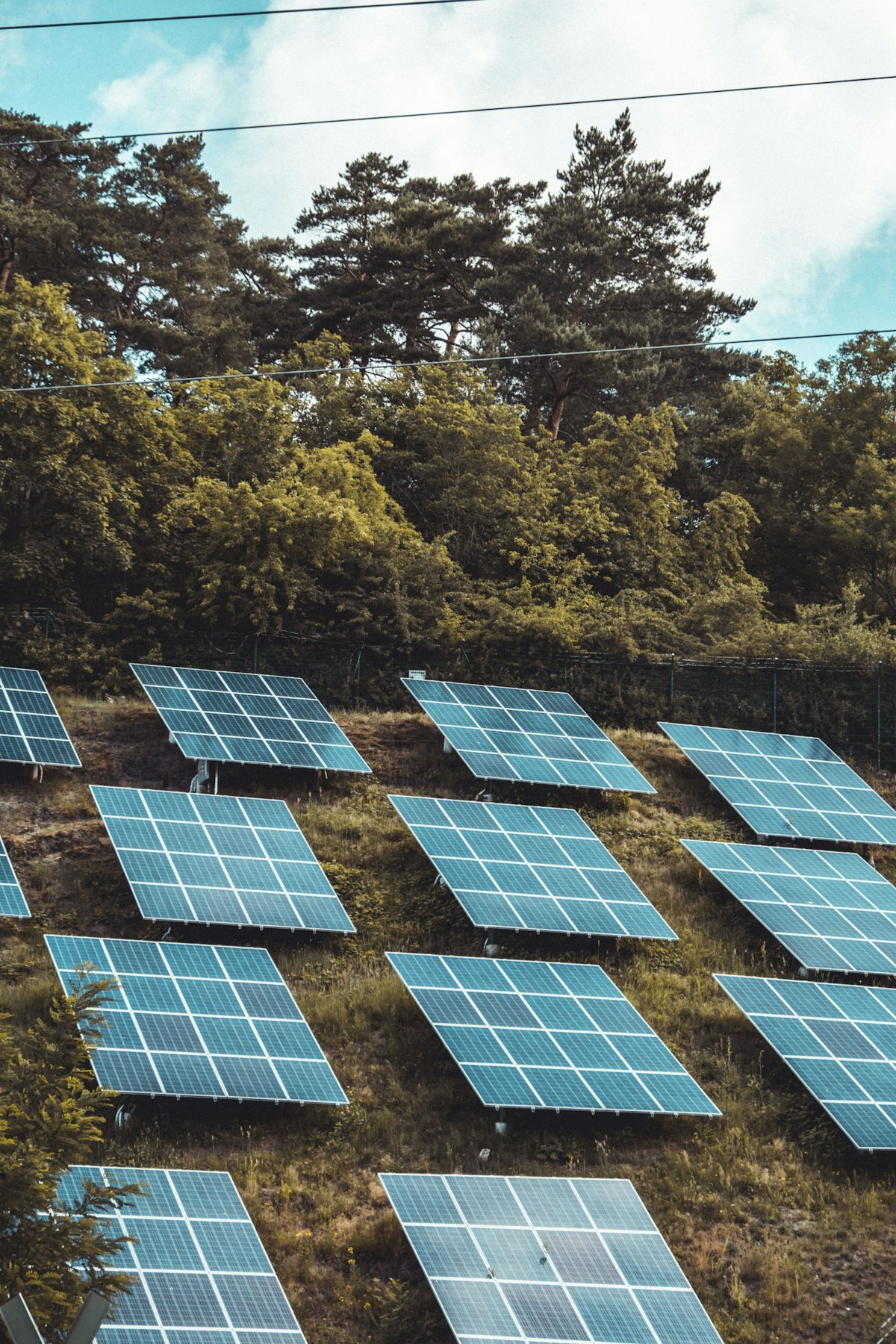 Queensland Solar Feed-in Tariffs Drop in 2026: Why Storing Solar is the New Strategy