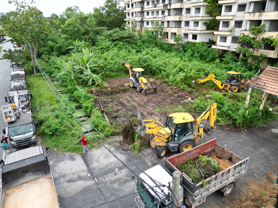 Kerja pembersihan tapak