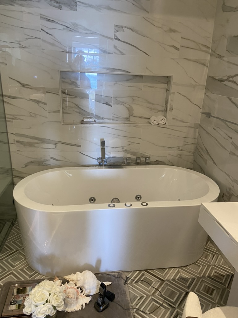 Luxury bathtub installation