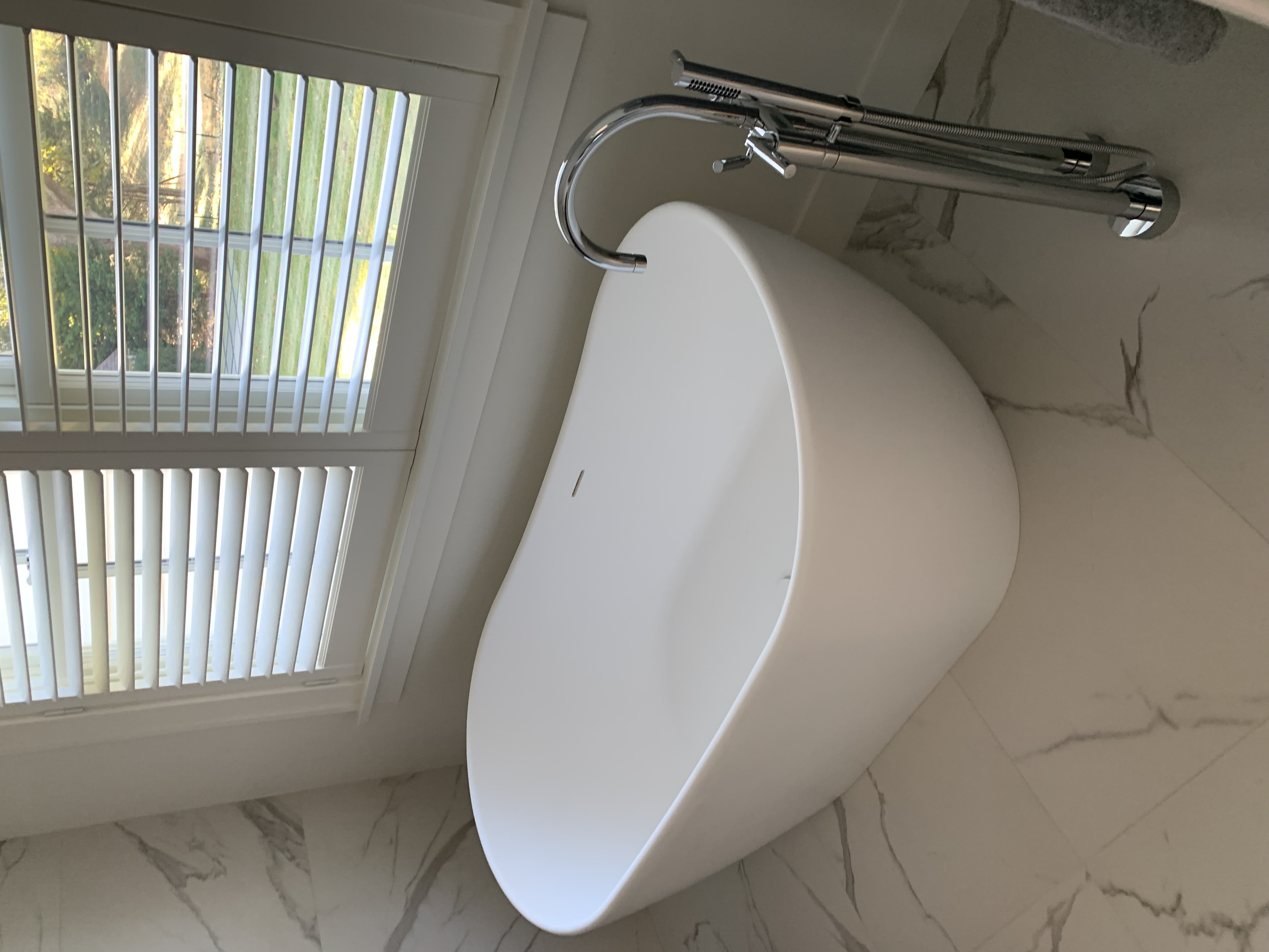 Luxurious bathtub installation