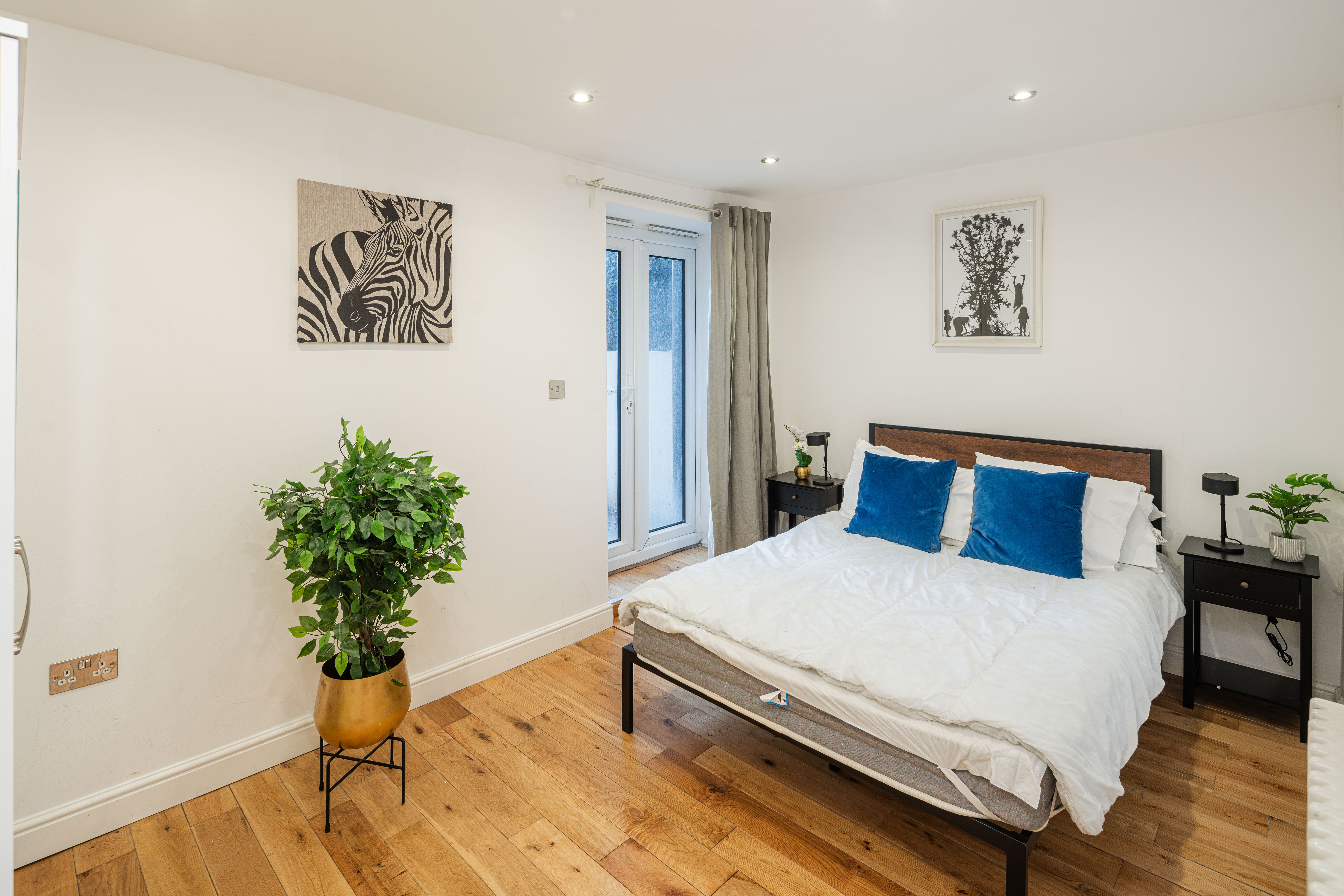 Premium corporate housing bedroom
