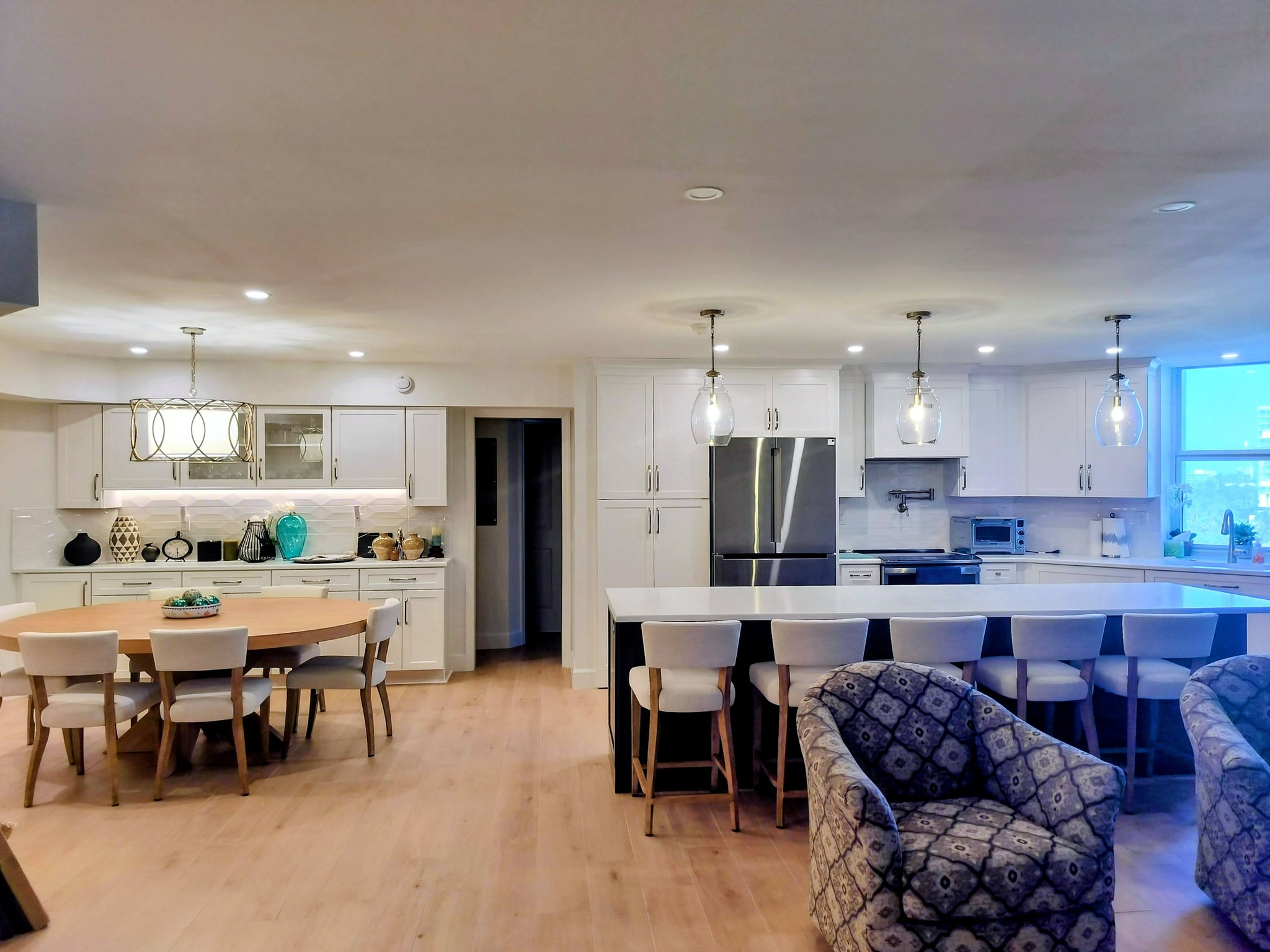 Modern Open Concept Kitchen