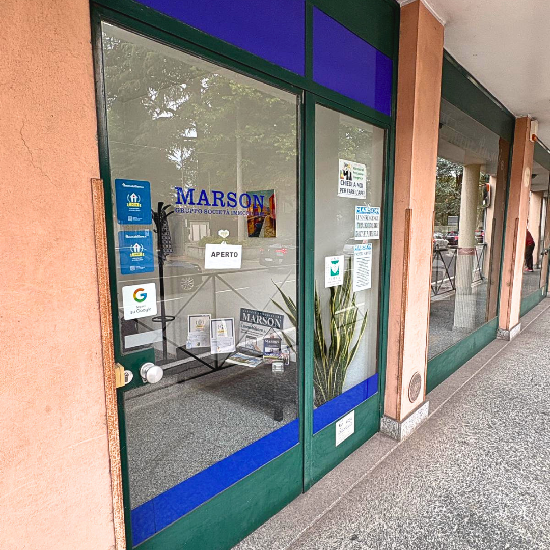 Agenzia immobiliare Marson sede di San Vittore Olona - Foto vetrina e uffici 2