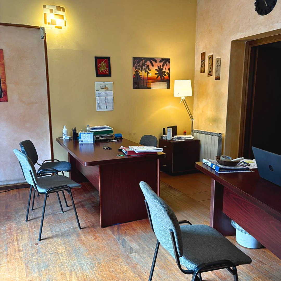 Agenzia immobiliare Marson sede di Legnano - Foto vetrina e uffici 4