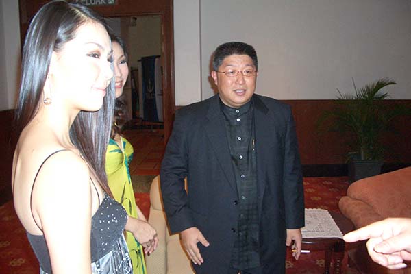 Miss Oriental Pearl 18