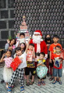 Christmas Cheer Party -The Perfect Way to Celebrate Christmas — Festive Spirit All Around~