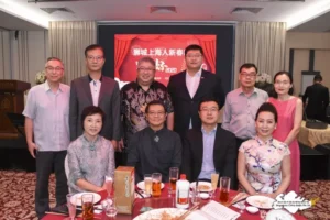 辞旧迎新岁，酱香敬明朝丨茅台酒香贺新禧，与新加坡华人华侨共庆团圆！