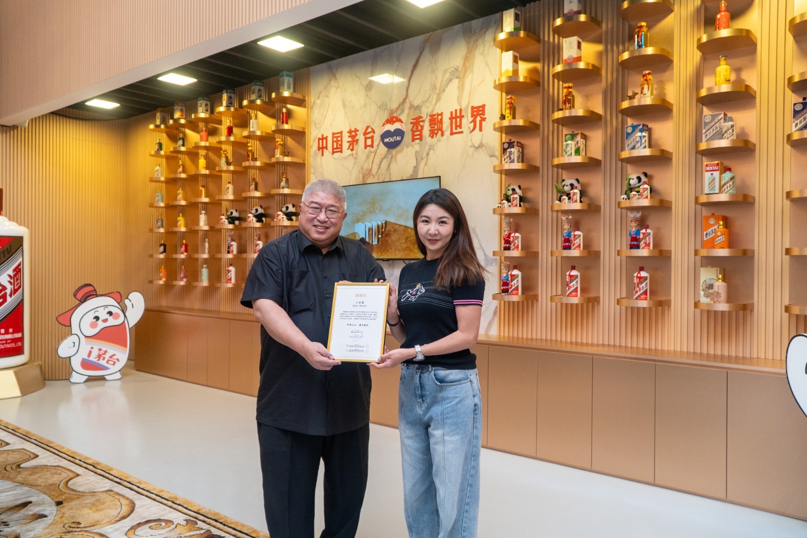 Connecting Through Spirits, Sharing Art | Ms. Nina Wang Visits Singapore China Baijiu Pte Ltd