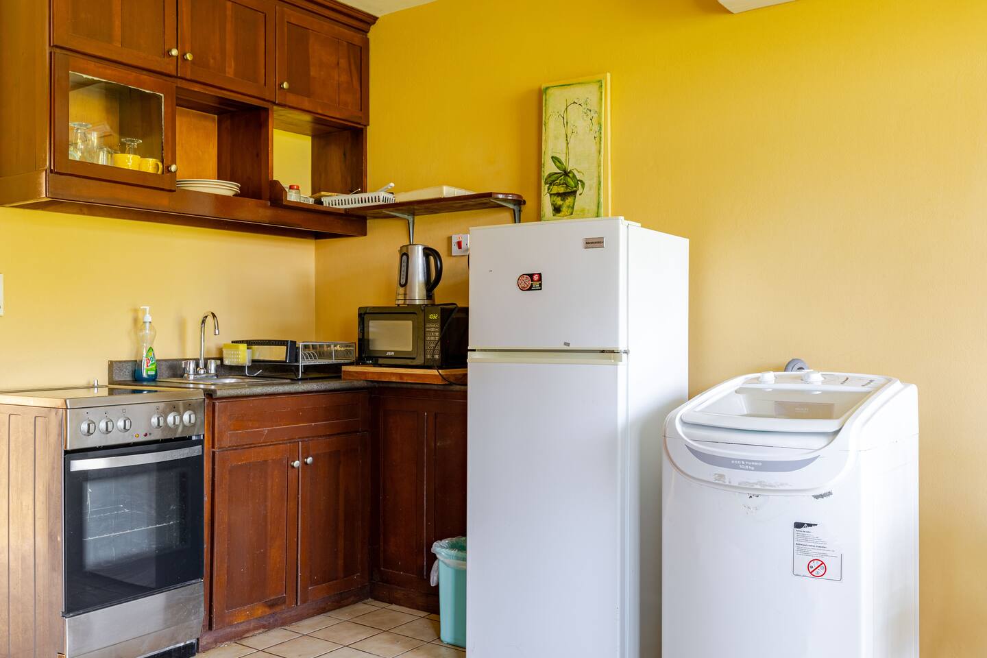 Fully Equipped Kitchen with Oven, Fridge, Microwave & Washer