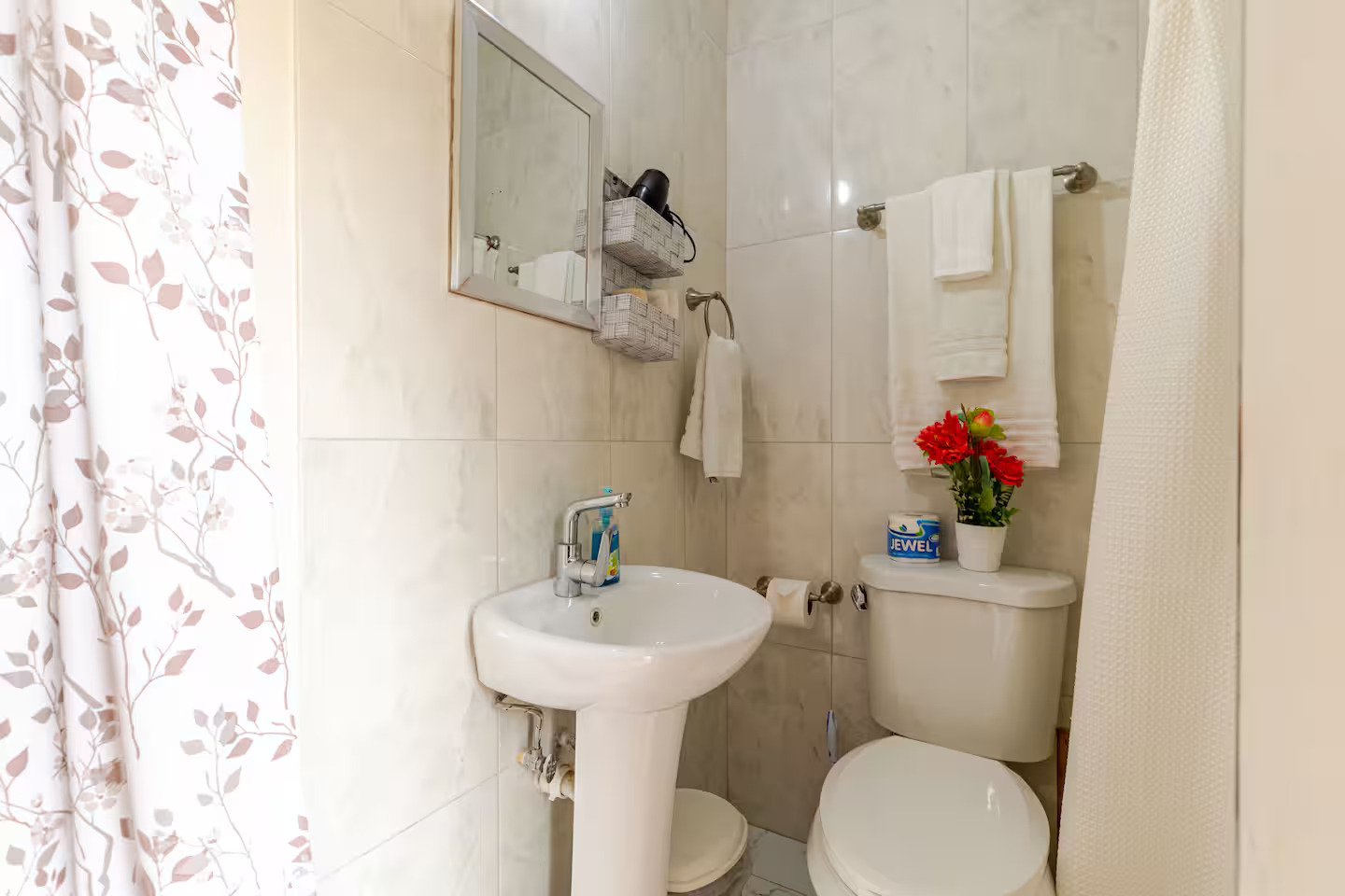 Bright & Fresh Bathroom with Clean Linens & Amenities