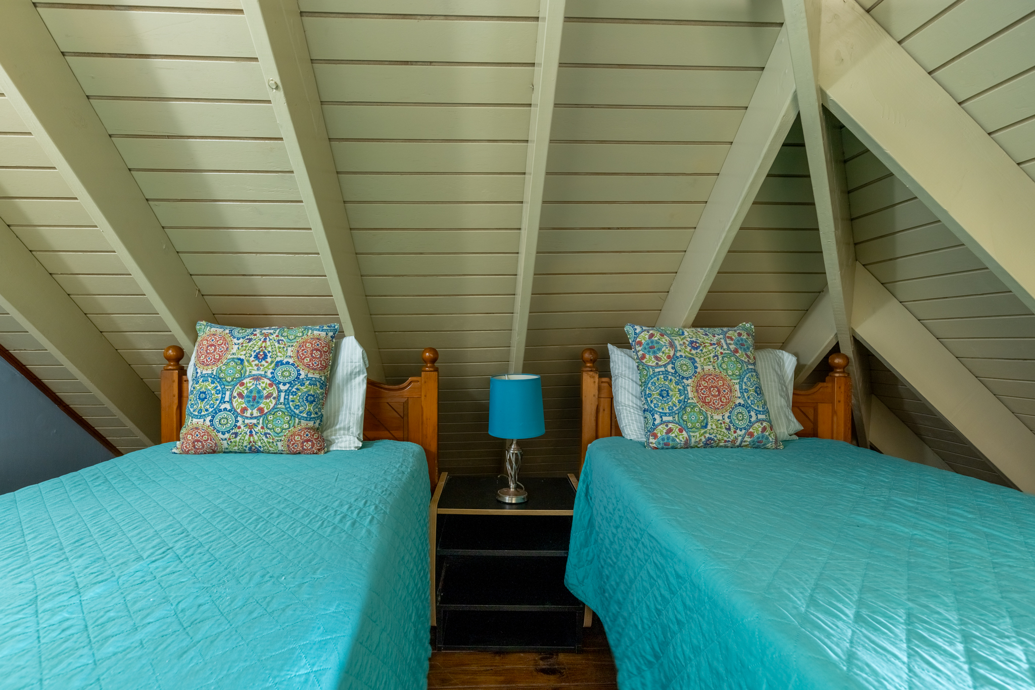 Lux Penthouse 207 - Vaulted Loft Bedroom with Twin Beds & Wood Beam Detailing