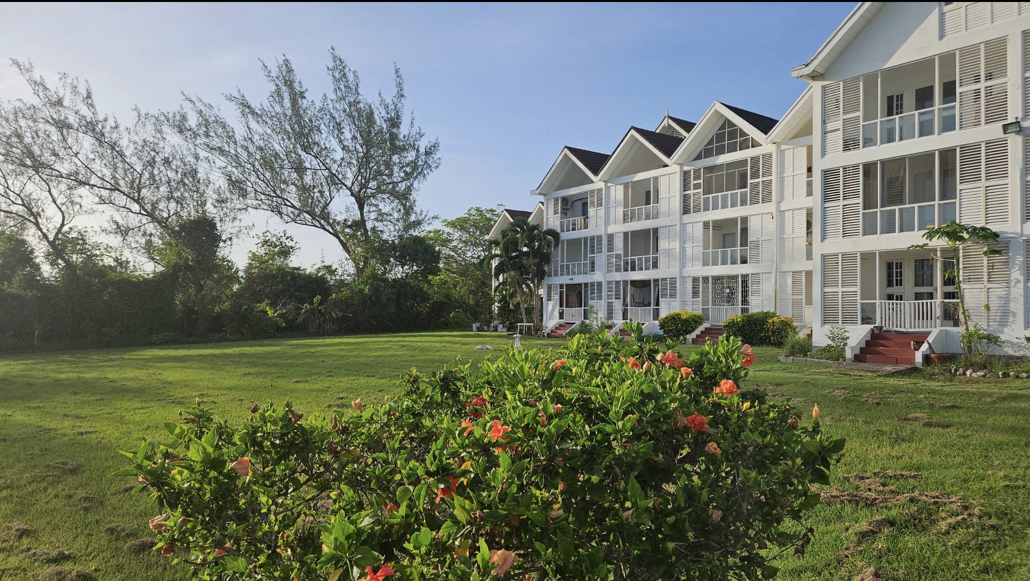 Seacastles White Architecture & Flowering Gardens