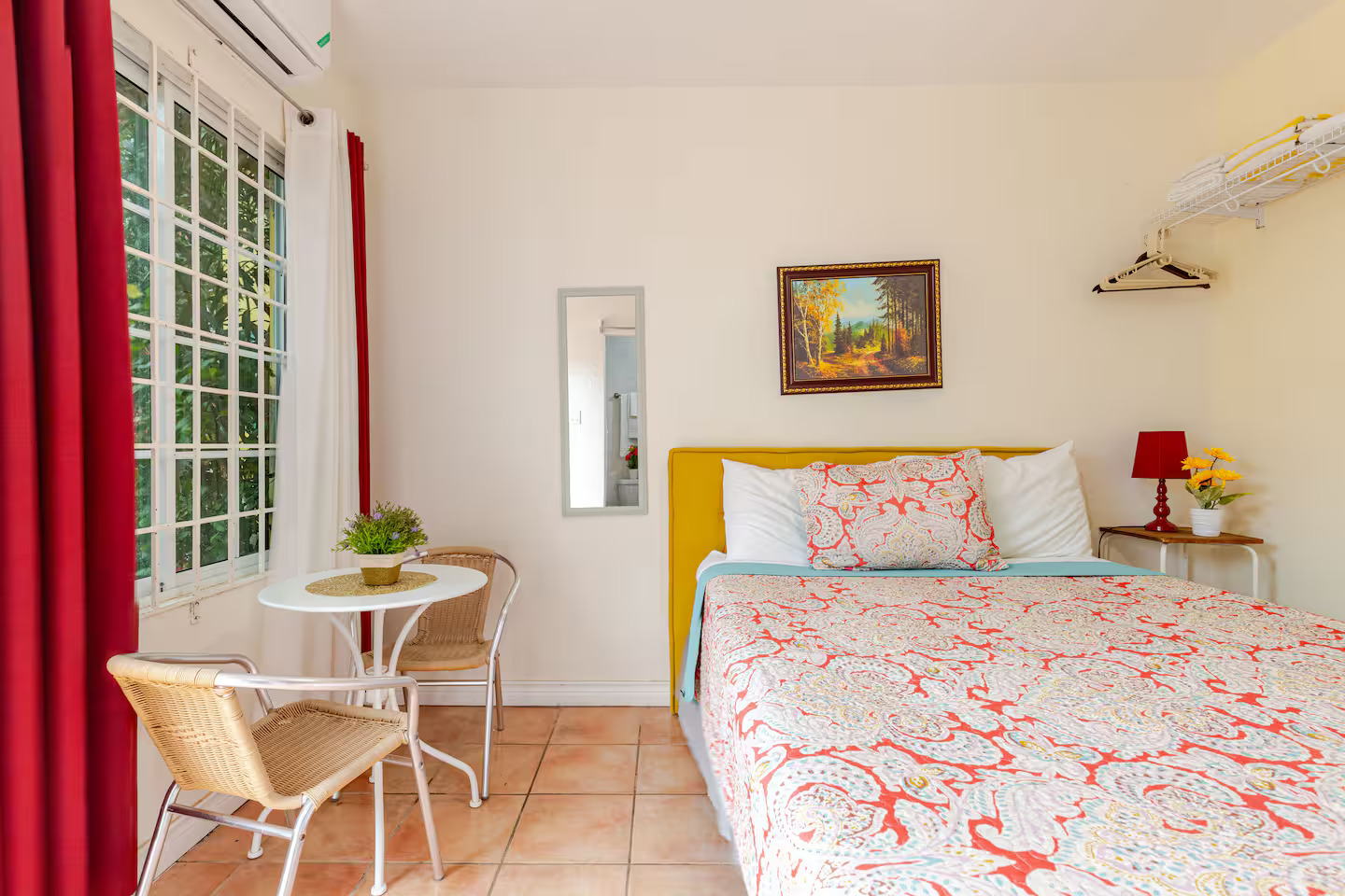 Garden Window View & In-Room Dining Table