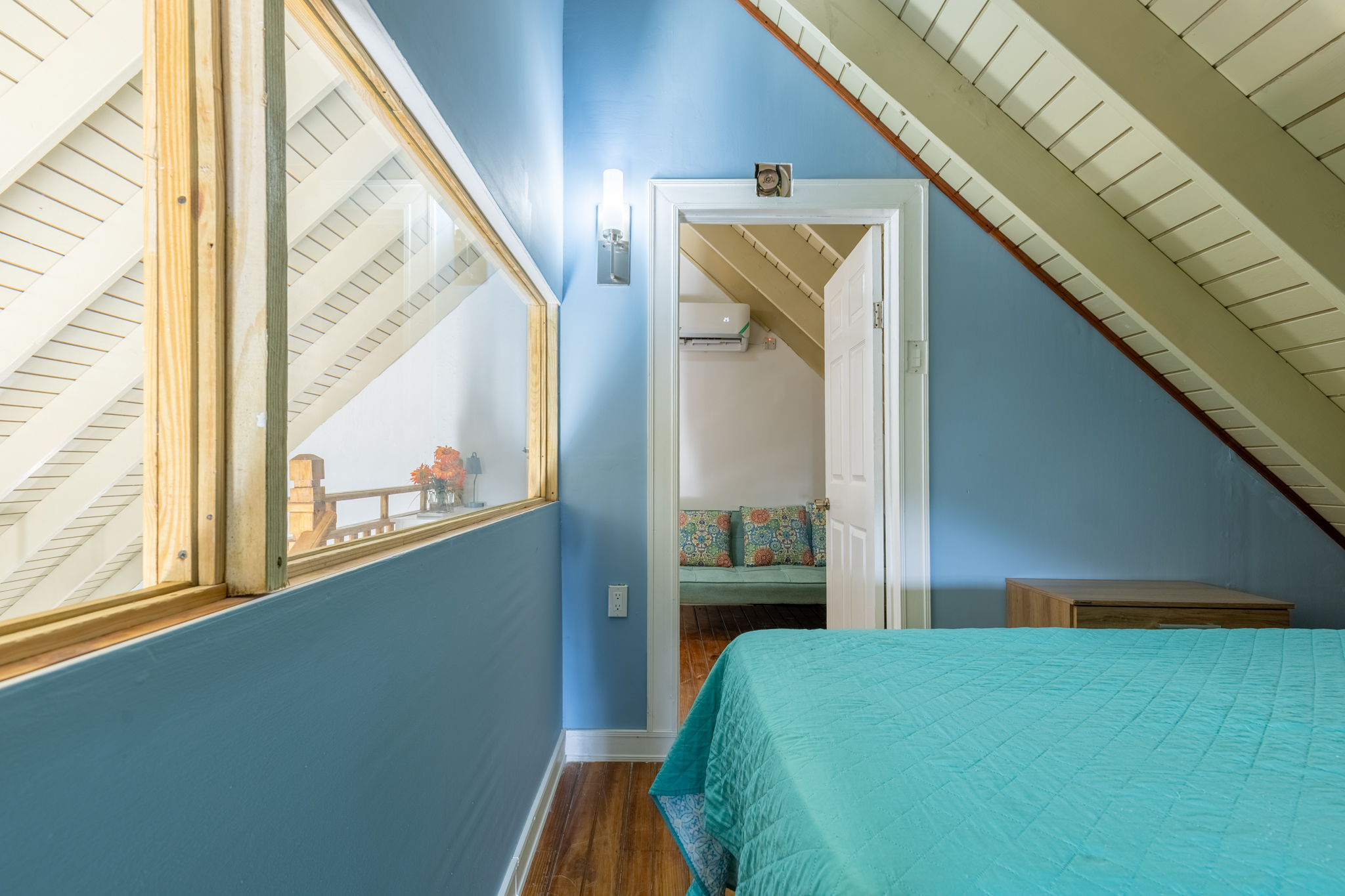 Lux Penthouse 207 - Upper Loft Bedroom with Vaulted Ceilings & Adjoining Lounge Nook