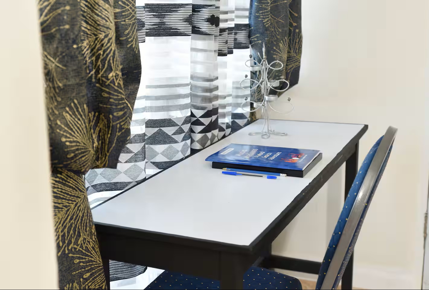 Dedicated Laptop Work Desk with Natural Daylight